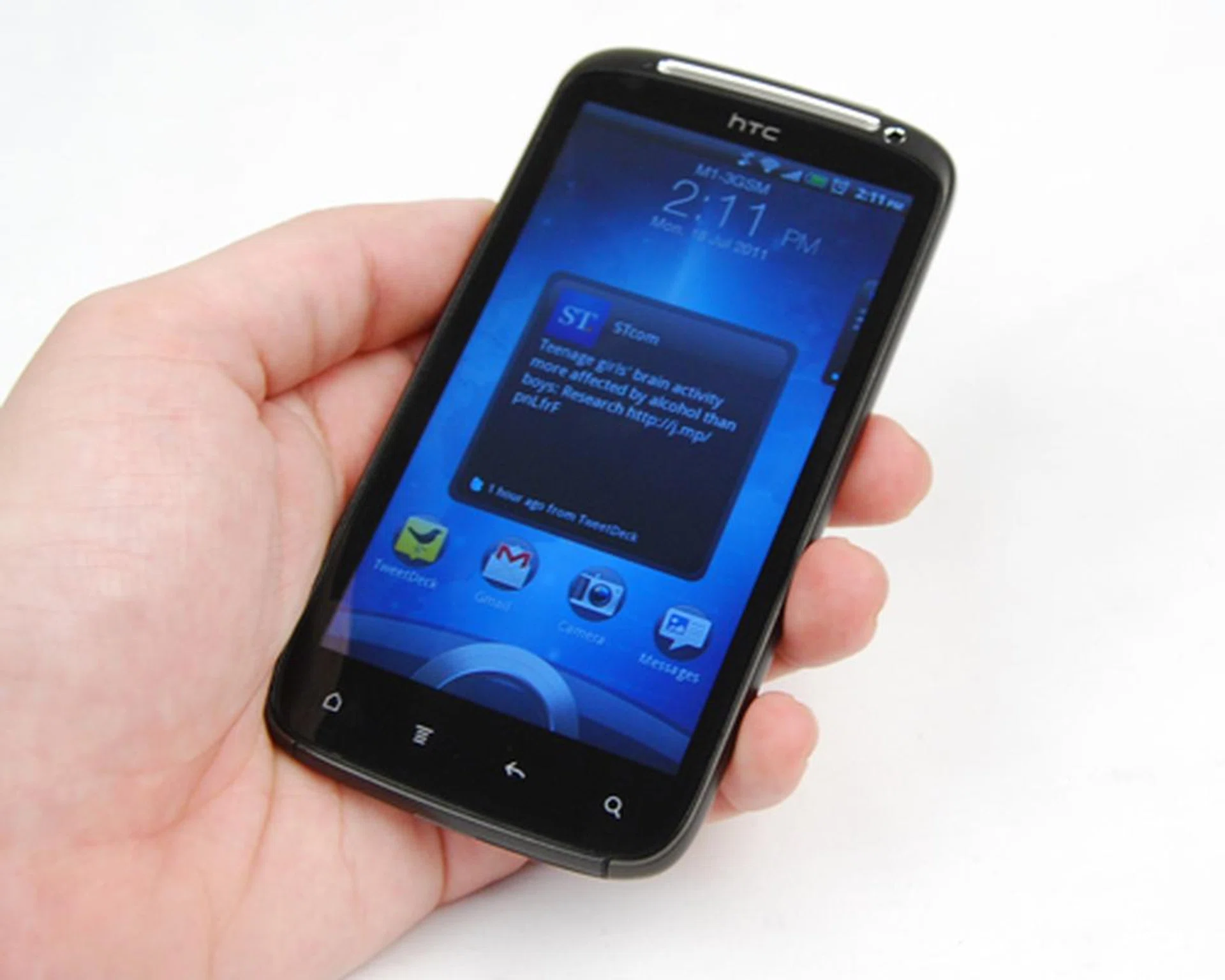 Dual-core smartphones are aplenty, but if you want some decent performance without a hole in the pocket, the Sensation's S$838 price tag is an attractive offer to consider.