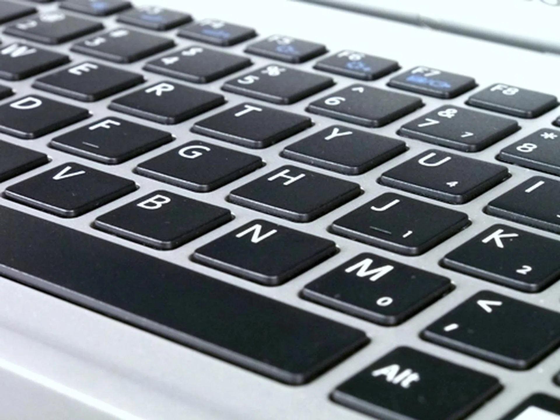 The chiclet keys on the Sony Vaio T are pretty shallow, but fortunately it has got a fair amount of resistance. The combination of these aspects actually blend well as we generally felt comfortable typing on it.