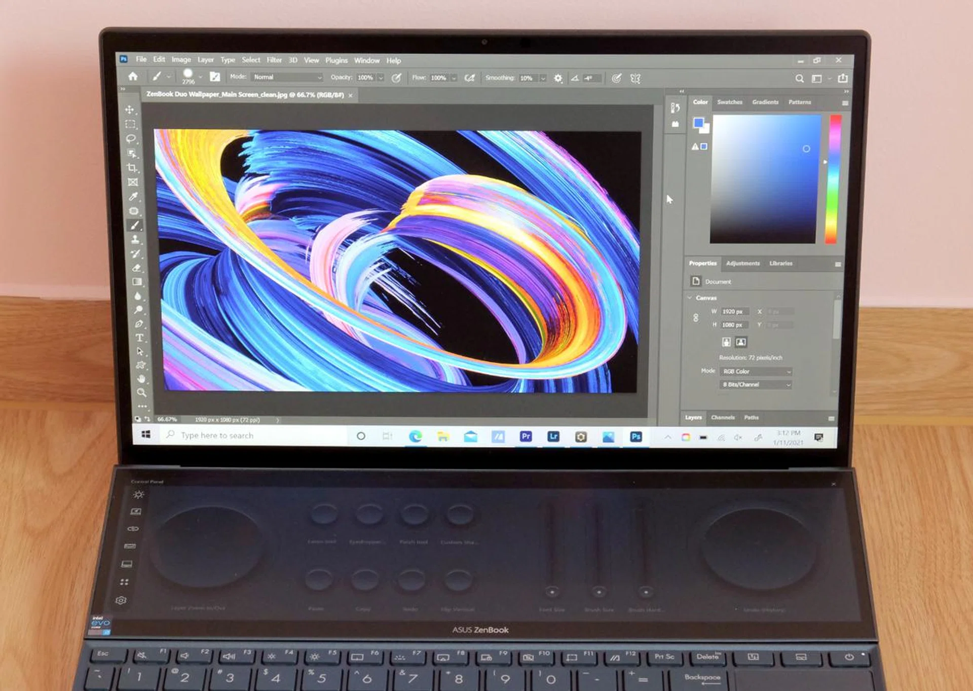 The two screens flow into each other more coherently now. However, the secondary display is still too dim for my liking.