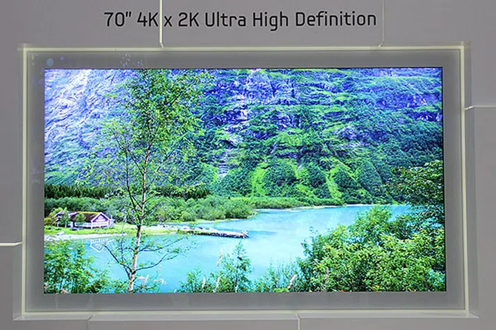Samsung also has a 70-inch 4K ultra high-definition display on show at IFA 2012. There isn't a lot of news about it because it has been shown since quite a while back. Again, there's no word on when it'll hit the market.