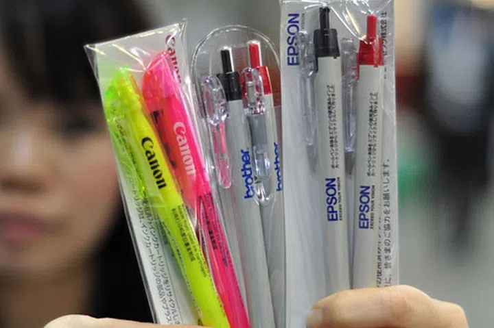 These are pens and markers made from recycled cartridges. (Source: Project Satogaeri)
