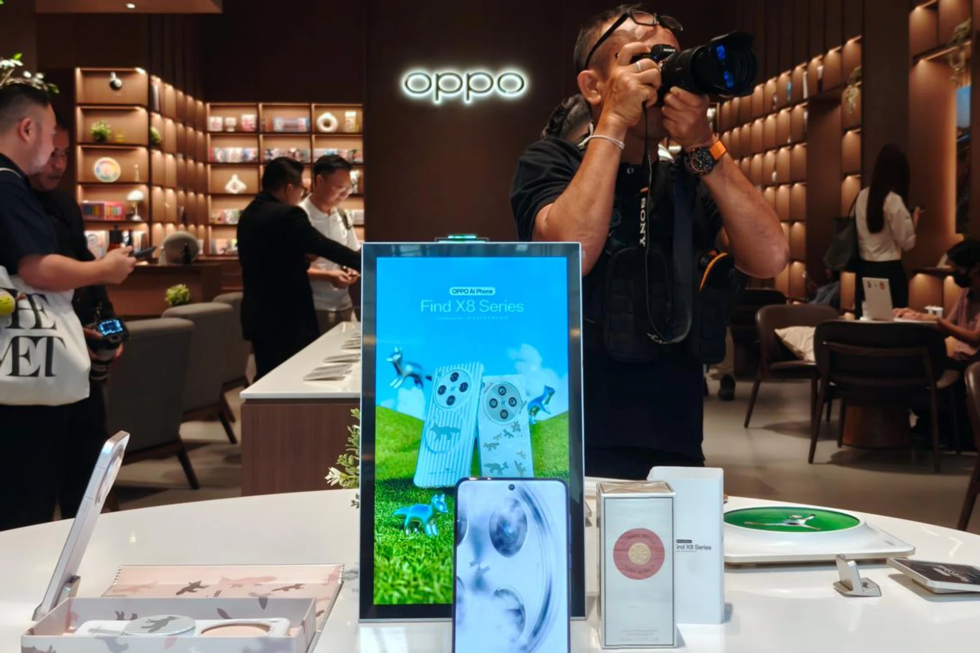 One of OPPO's concept stores in Jakarta, Indonesia. Photo: HWZ.