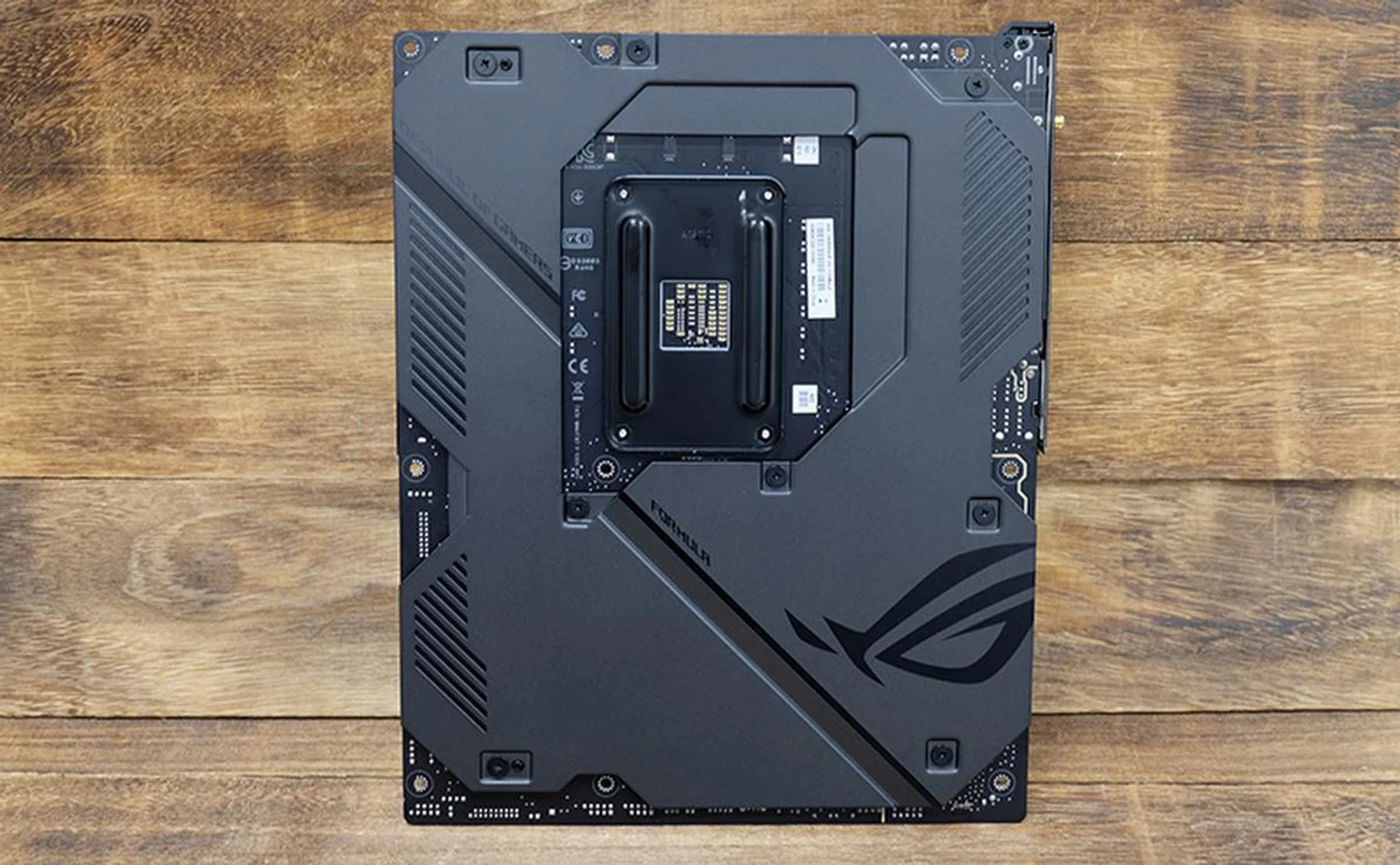 ASUS ROG Crosshair VIII Formula