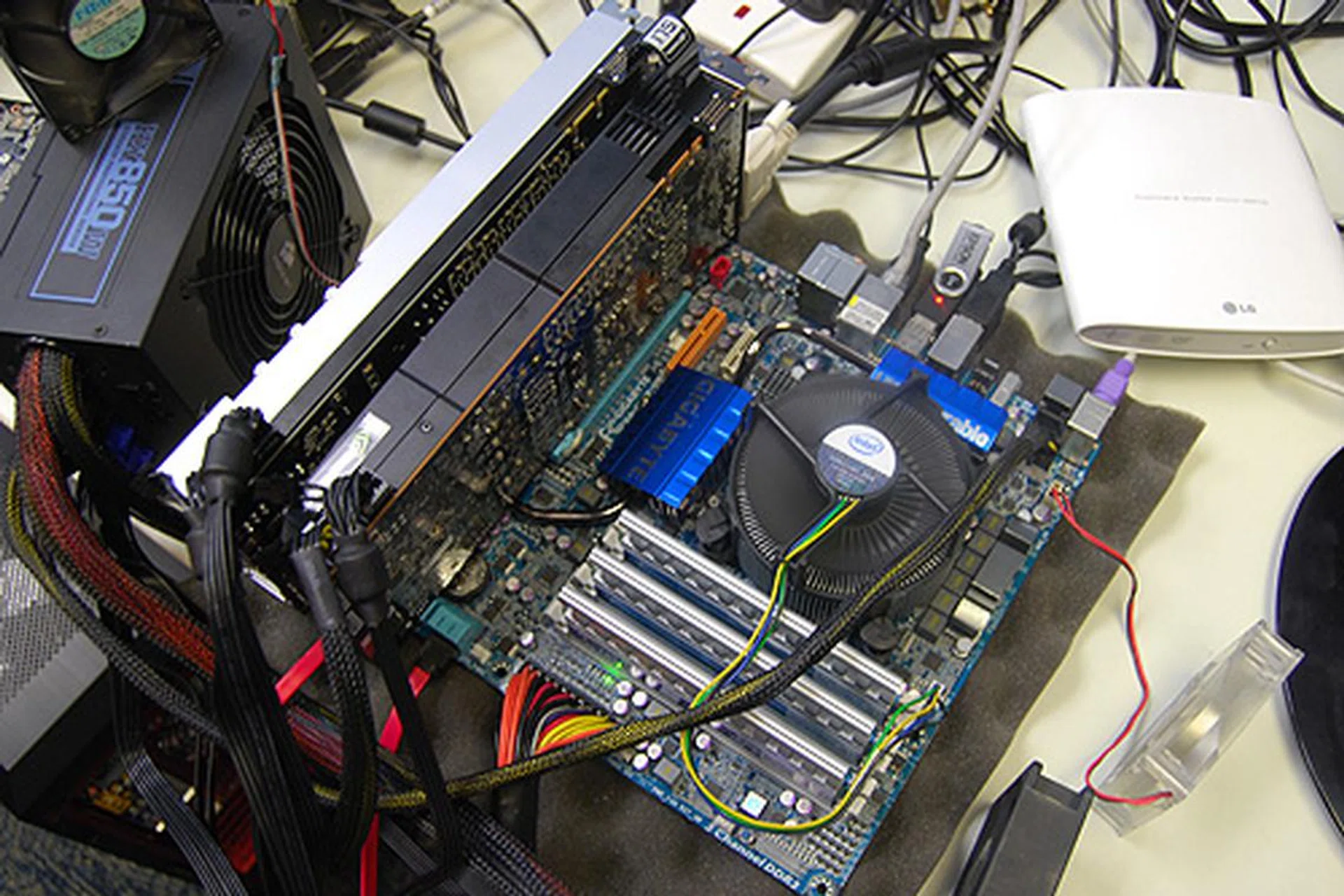 960 CUDA cores of pure, unadulterated graphics horsepower. But what kind of performance can we expect? Read on to find out.