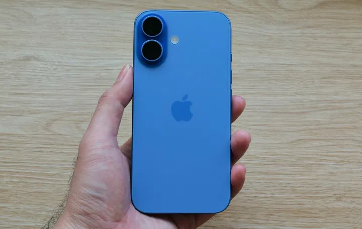 Apple is reportedly using an Indian factory to begin early manufacturing work for the iPhone 17 base model. (Photo: HWZ)