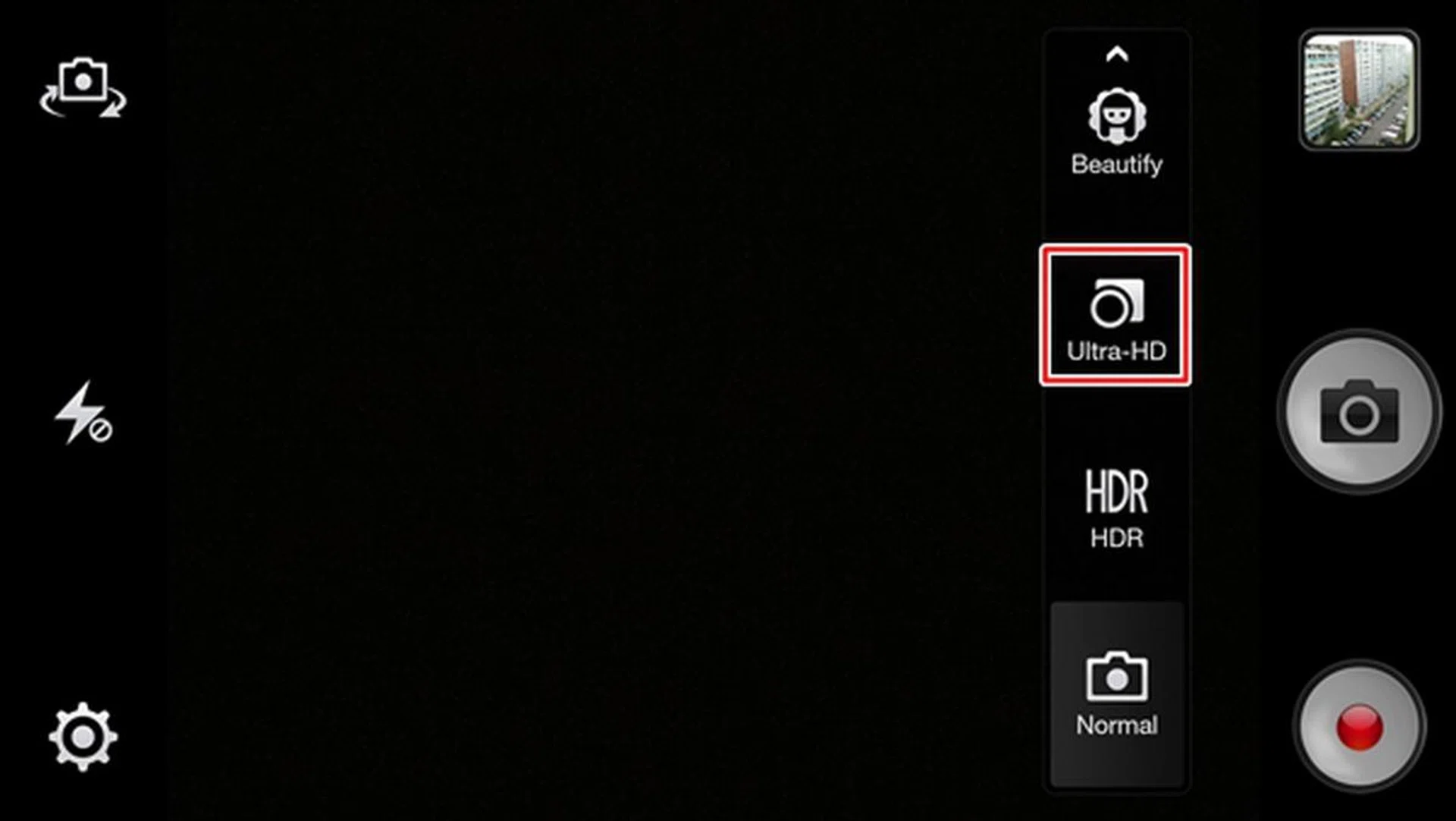 You have to manually select Ultra-HD mode for the rear camera to take a 50-megapixel photo.