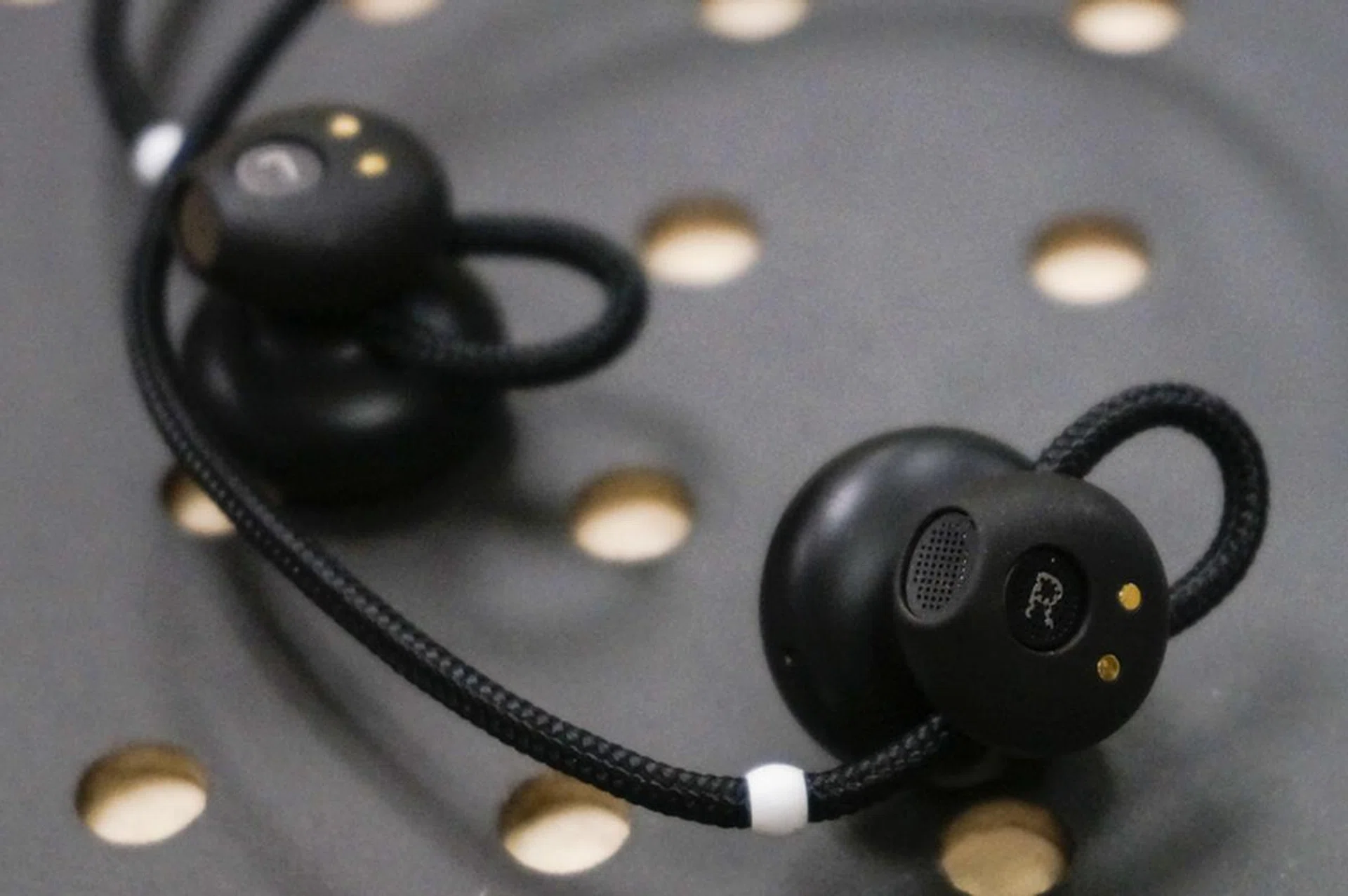 Without removable ear tips, there's no way to get a better fit.
