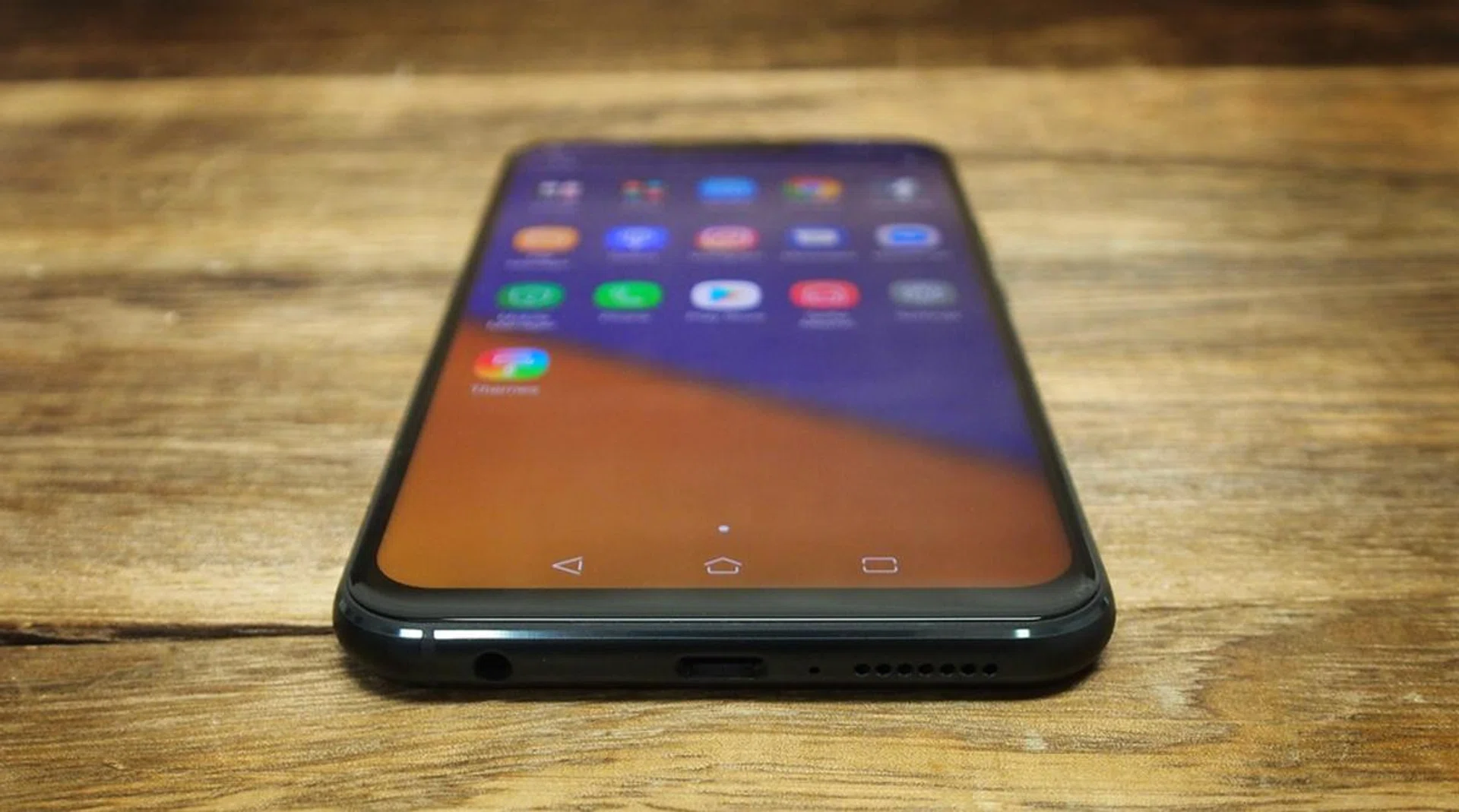 ASUS ZenFone 5 bottom