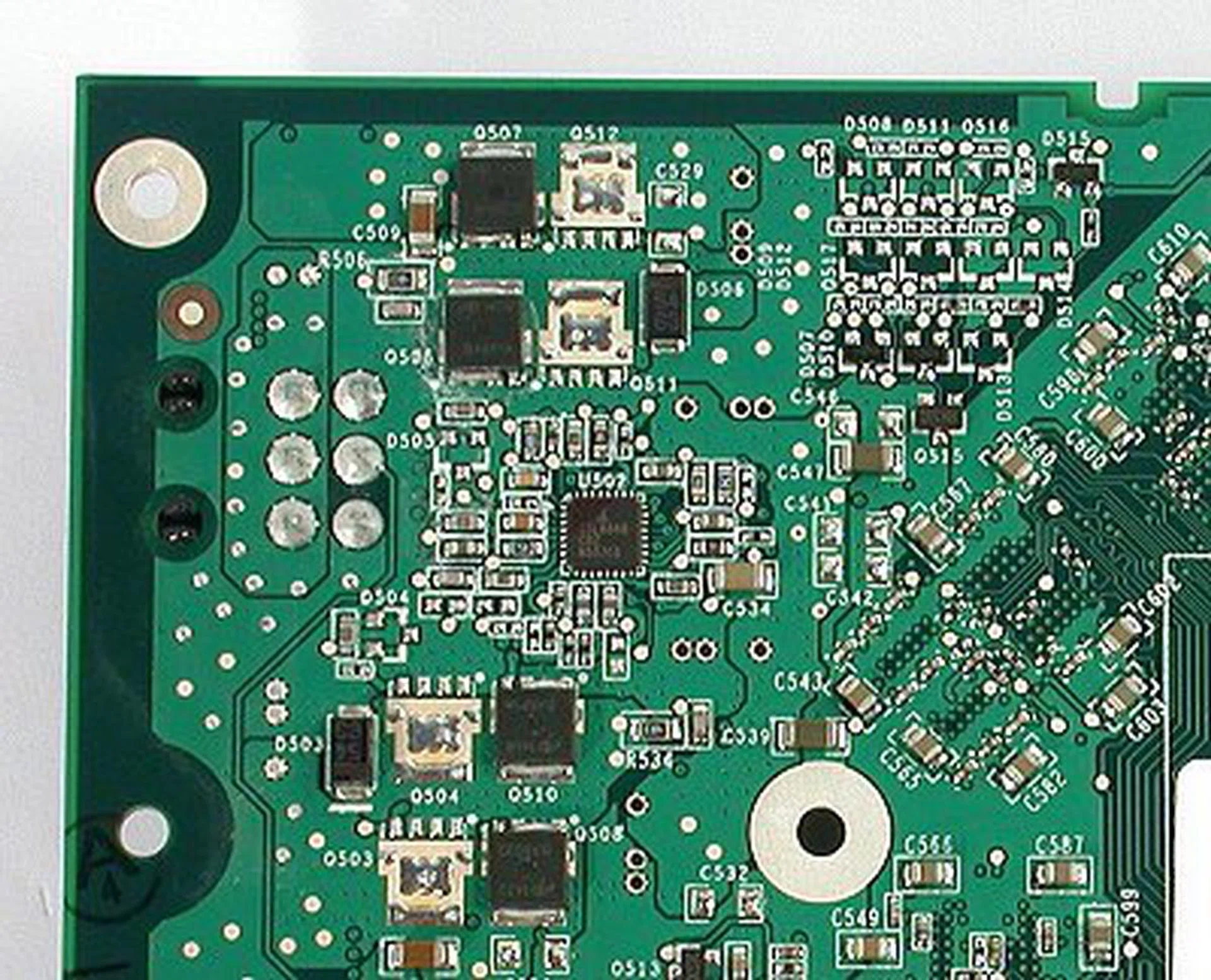 This is the close-up rear shot of a typical GeForce 7900 GS and GeForce 7900 GT.