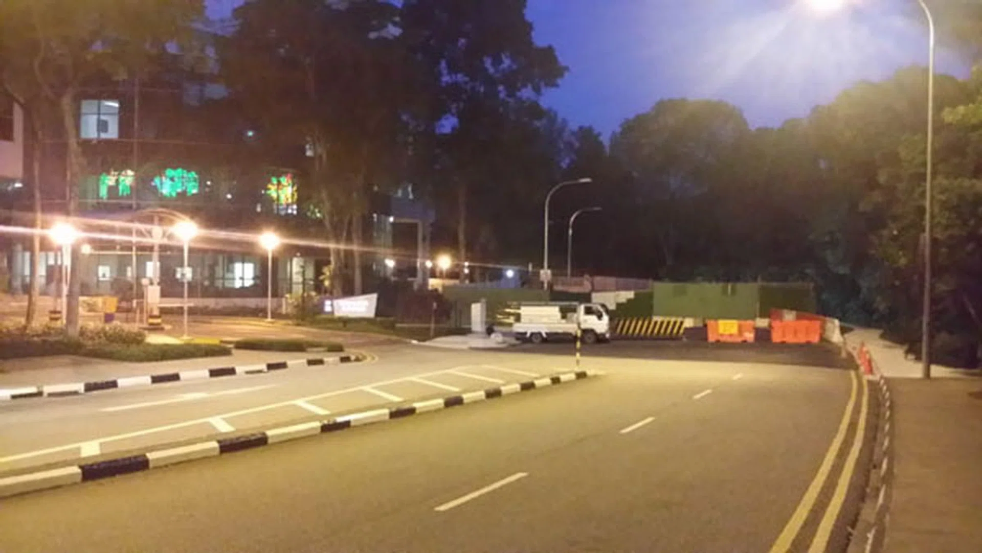 Low light shots are average at best. Noise levels are significant with image artifacts.