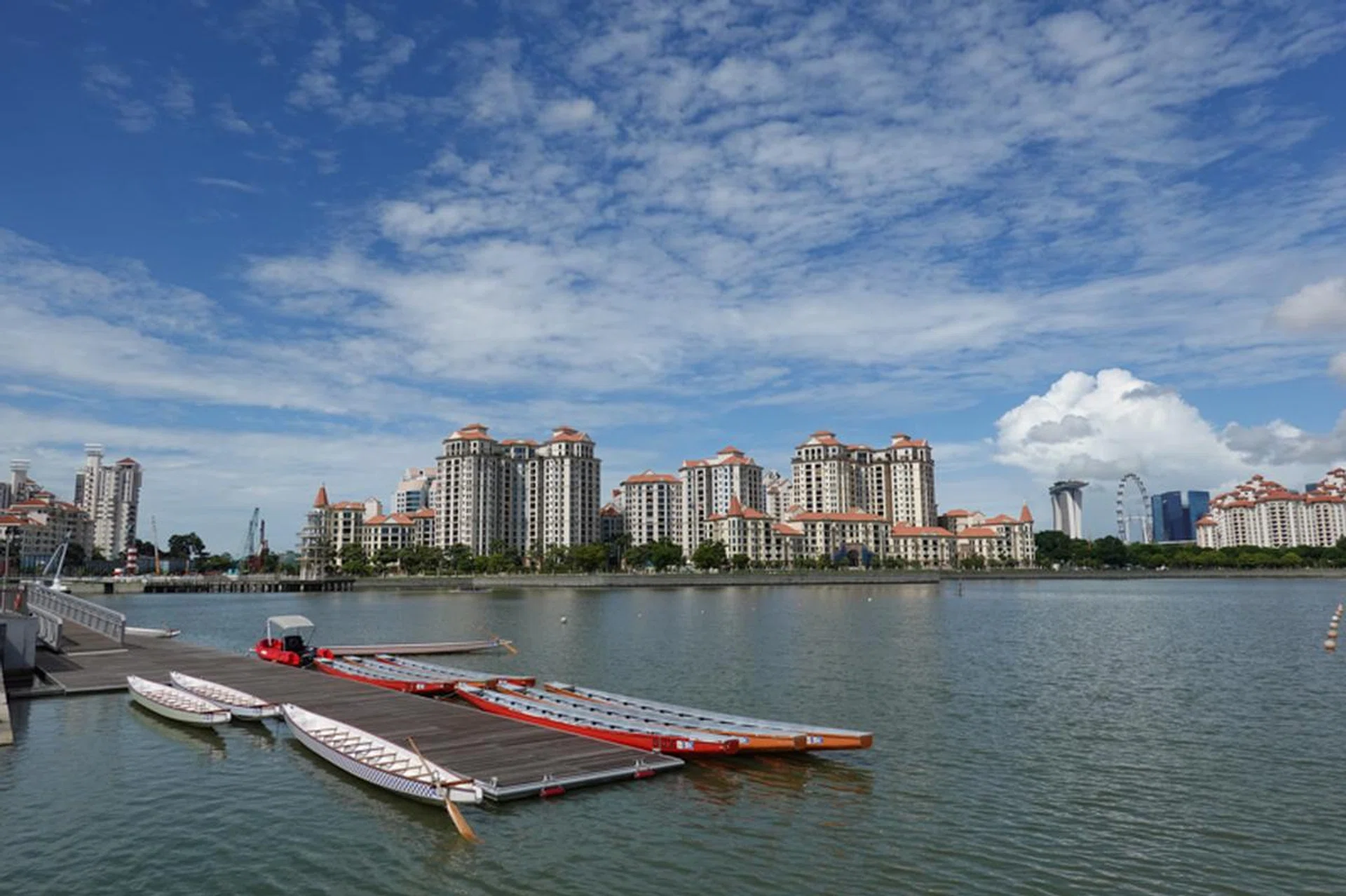 24mm at f/5.6,1/1000s, ISO 125