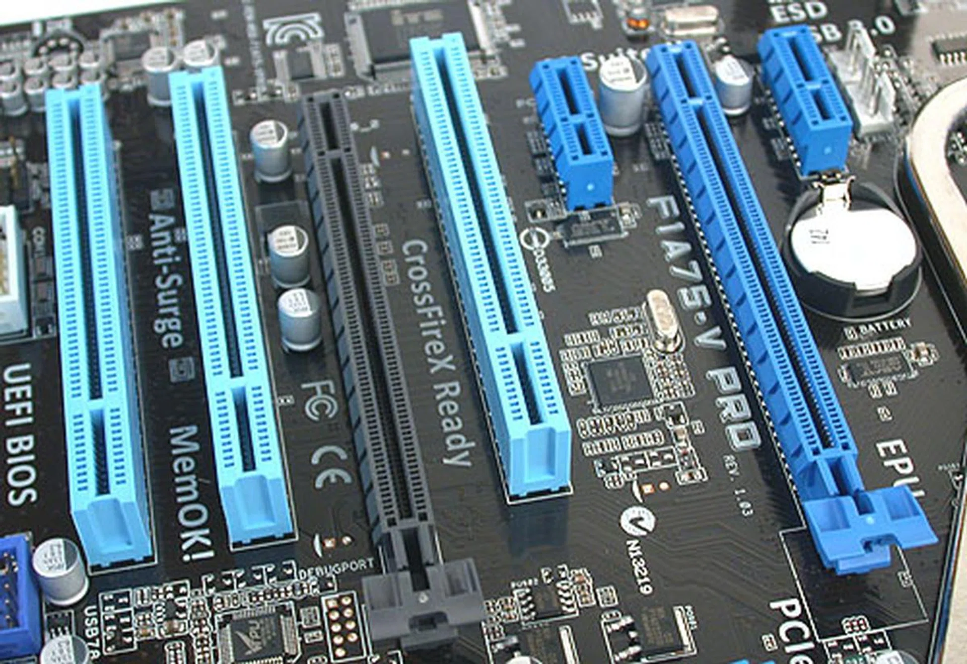 Again, the second PCIe 2.0 x16 slot here only gets 4 lanes of PCIe bandwidth, making CrossFireX possible but not recommended. However, we doubt that users will require this feature. 