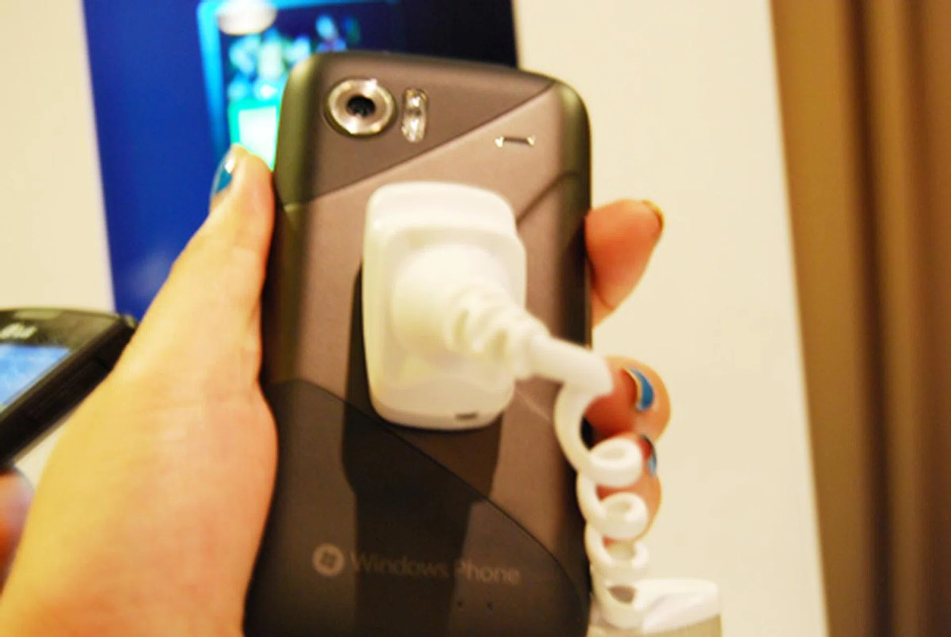Located at the rear is an 8-megapixel camera with Xenon flash, an option that's reserved for HTC's higher-end devices.