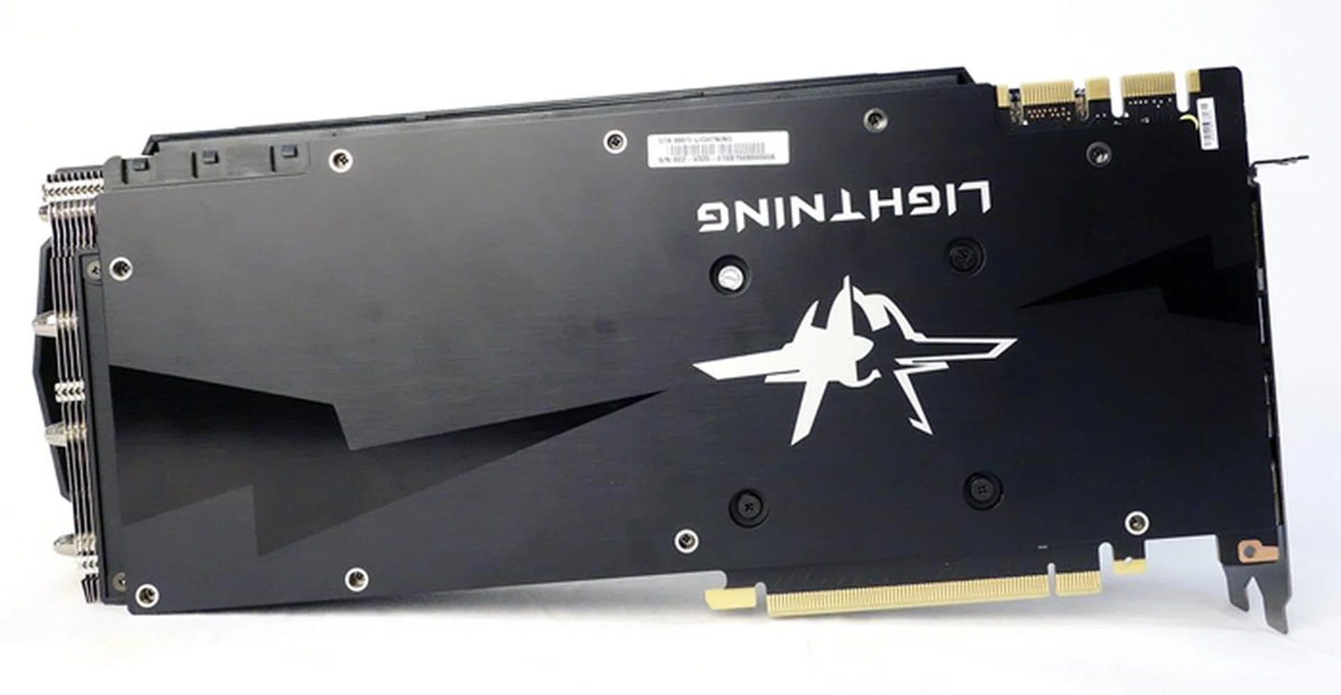 The decorative backplate of the MSI card also extends to the front of the PCB for cooling all onboard components and strengthening the card.