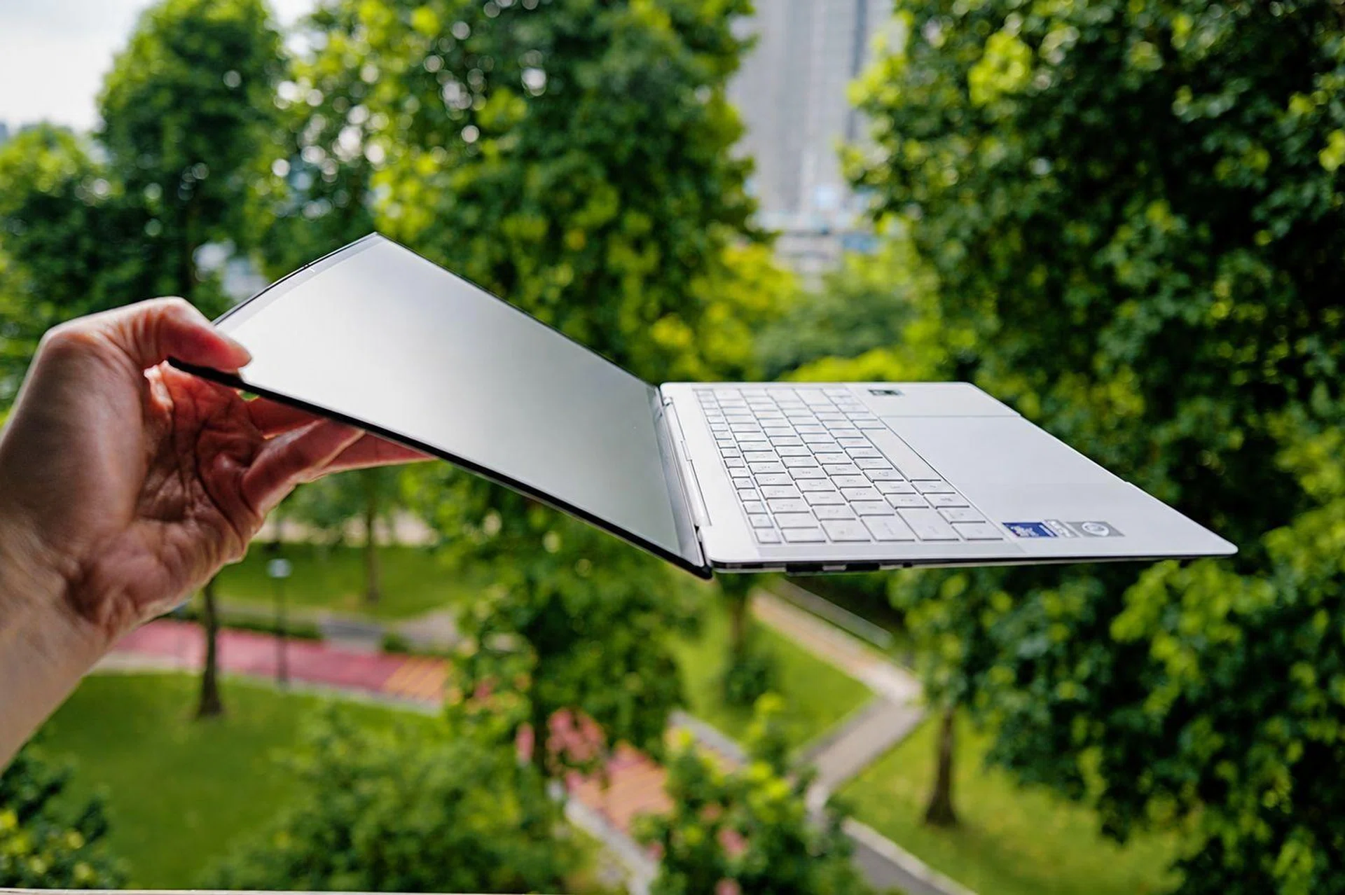 ExpertBook Ultra durability