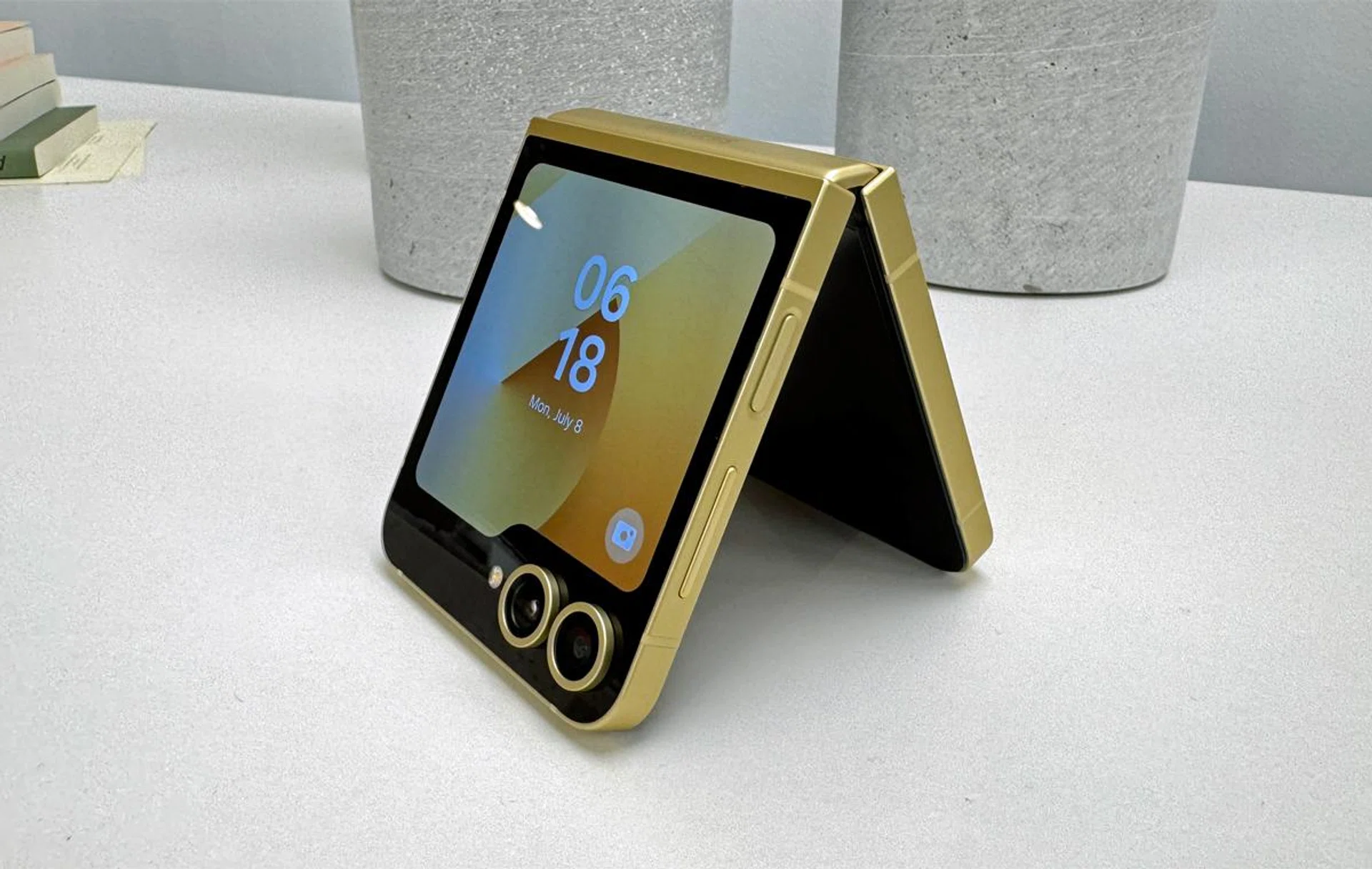 Samsung Galaxy Z Flip6. Photo: HWZ.
