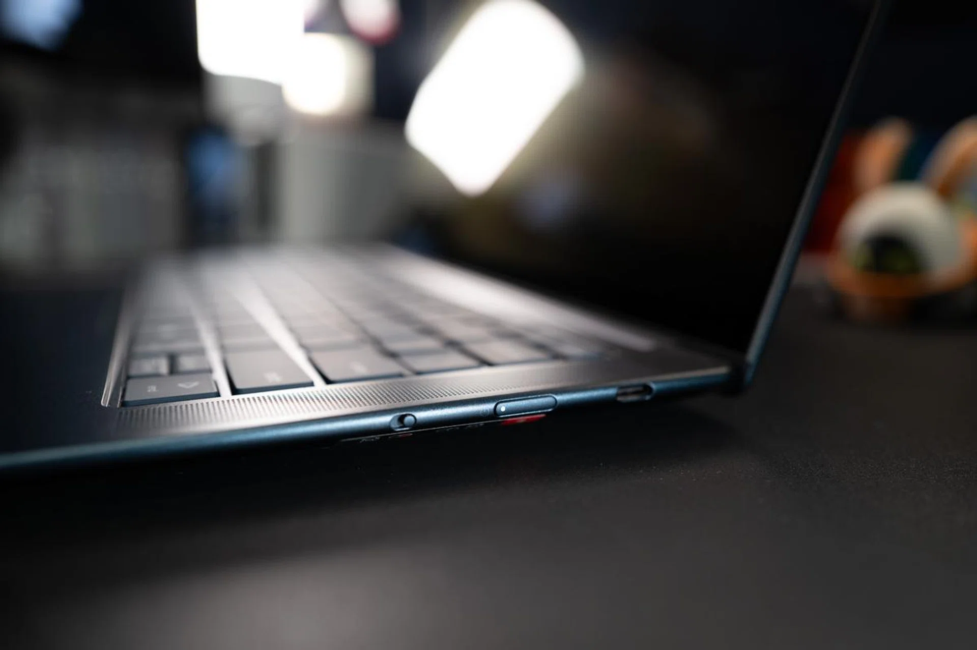 The Yoga Slim 7x also comes with a slider to shut off the webcam manually.