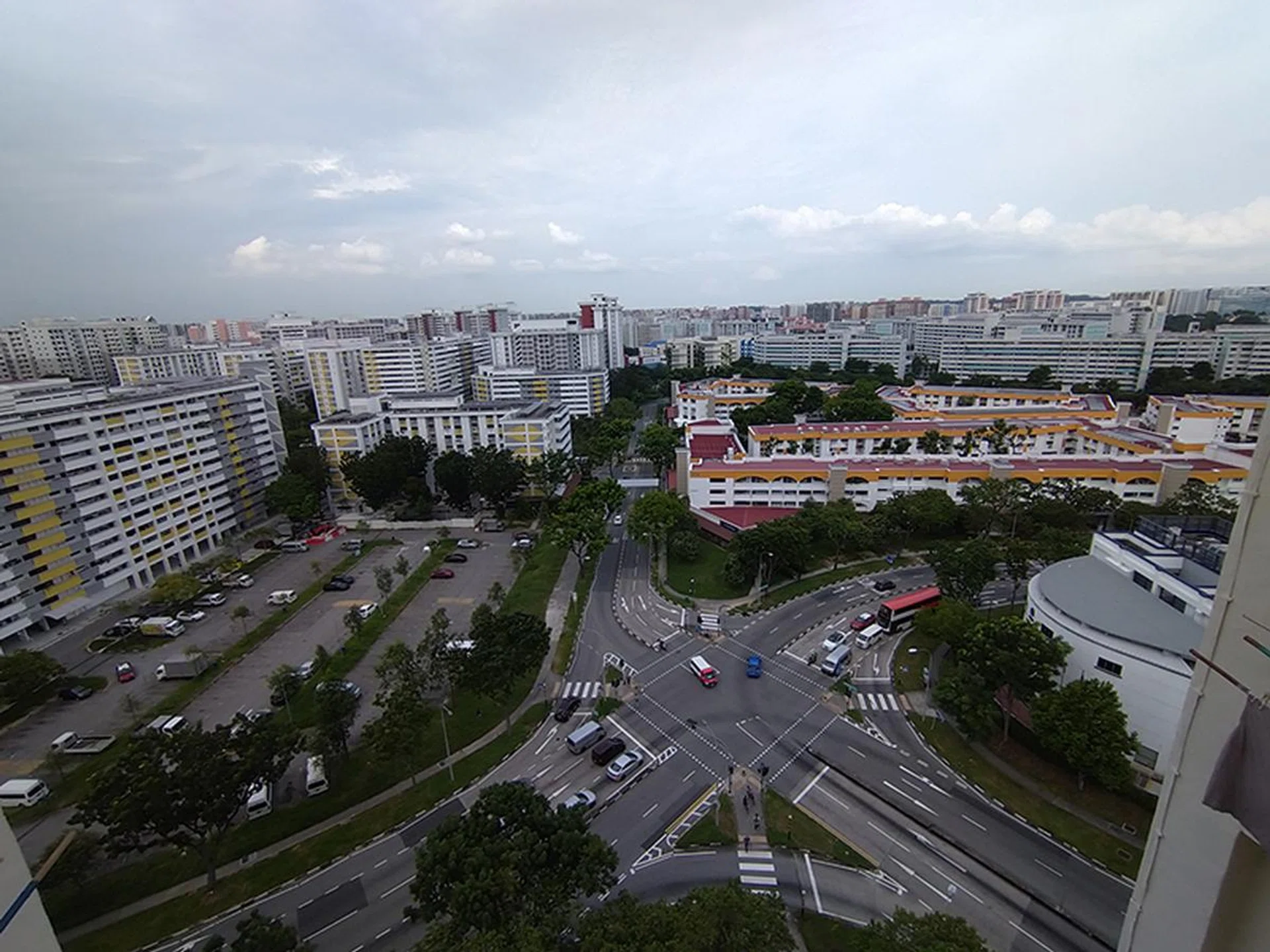 Super-wide-angle photo from the same spot.