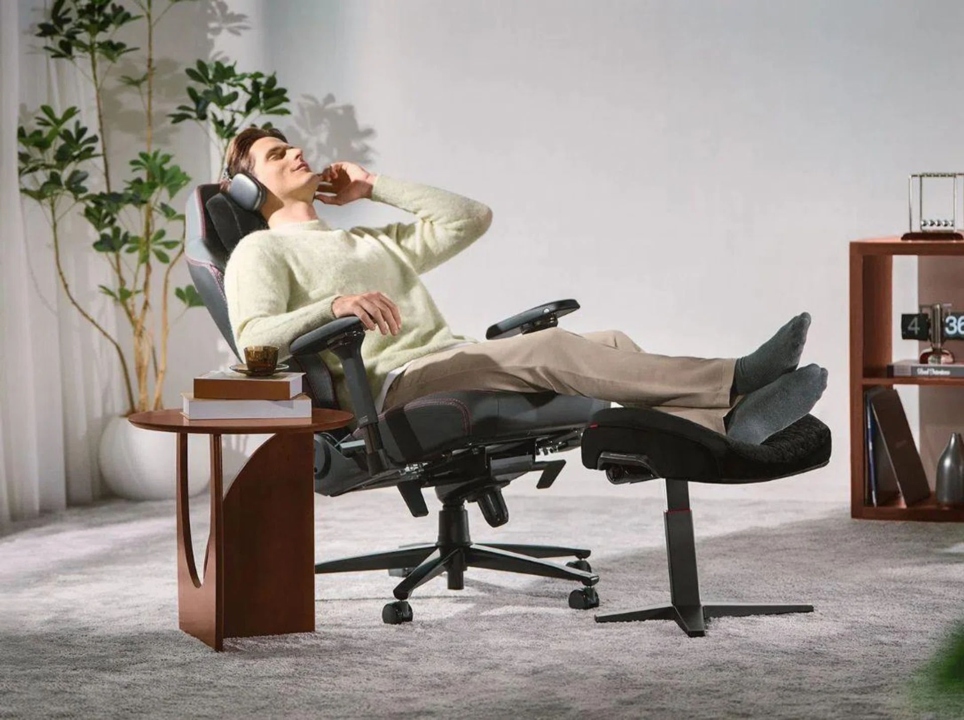 Gaming chair and ottoman