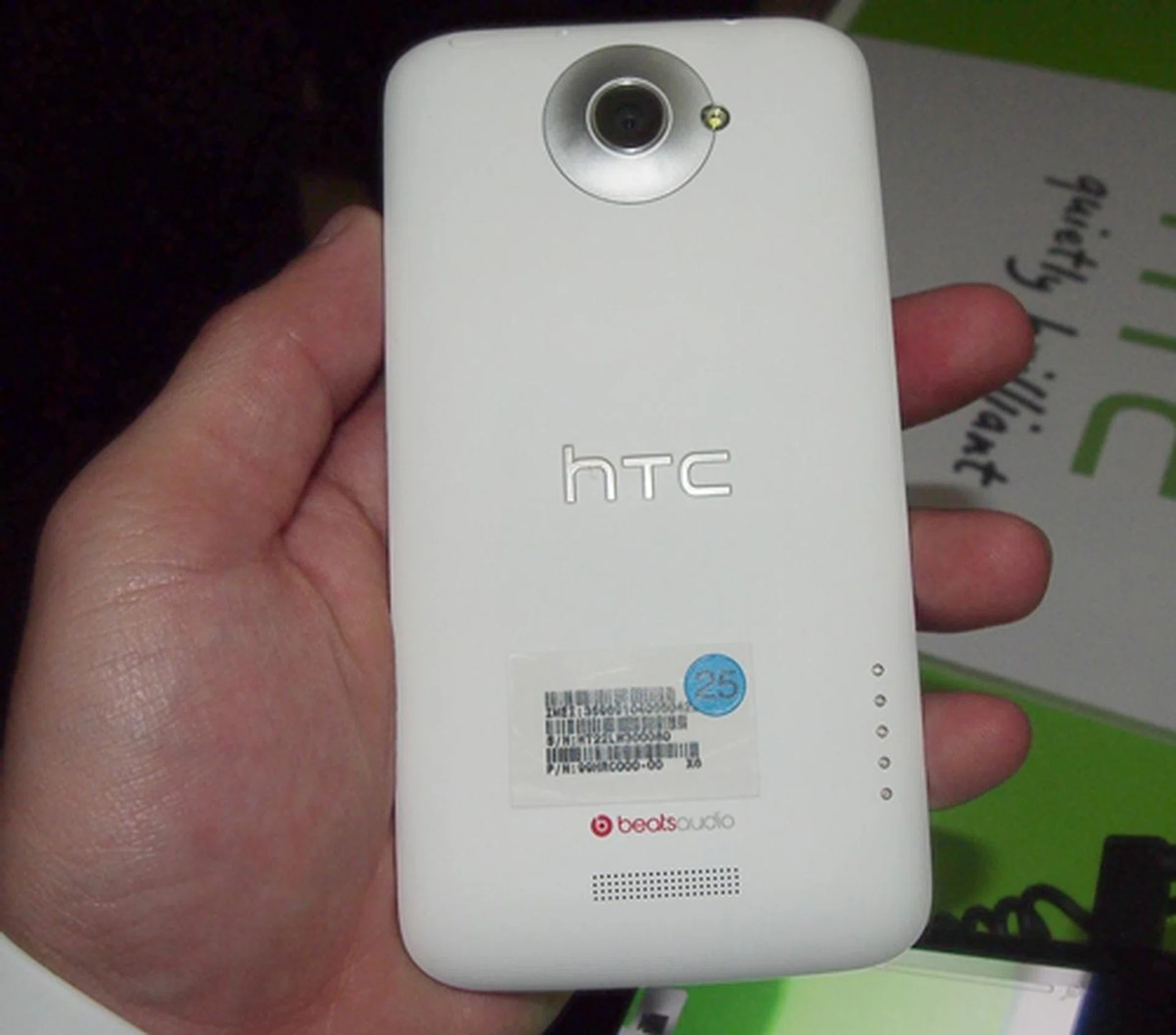 Imaging capability is one particular aspect that HTC is focusing on in its new line of Android smartphones. The One X has a suite of camera features such as F2.0 aperture, 28mm wide angle lens and a BSI sensor that can possibly rival some compact cameras today.