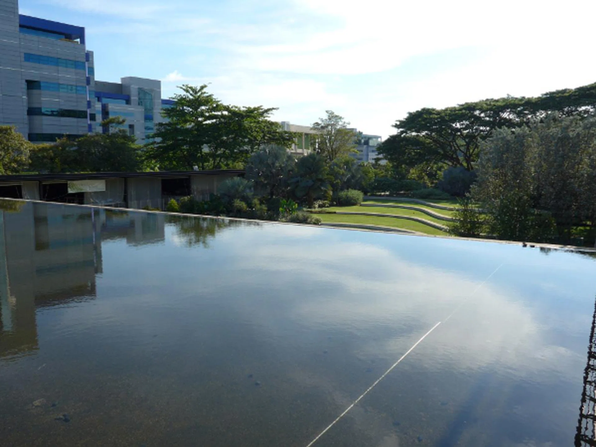 f/5.6 at 28mm, 1/320 sec, ISO80