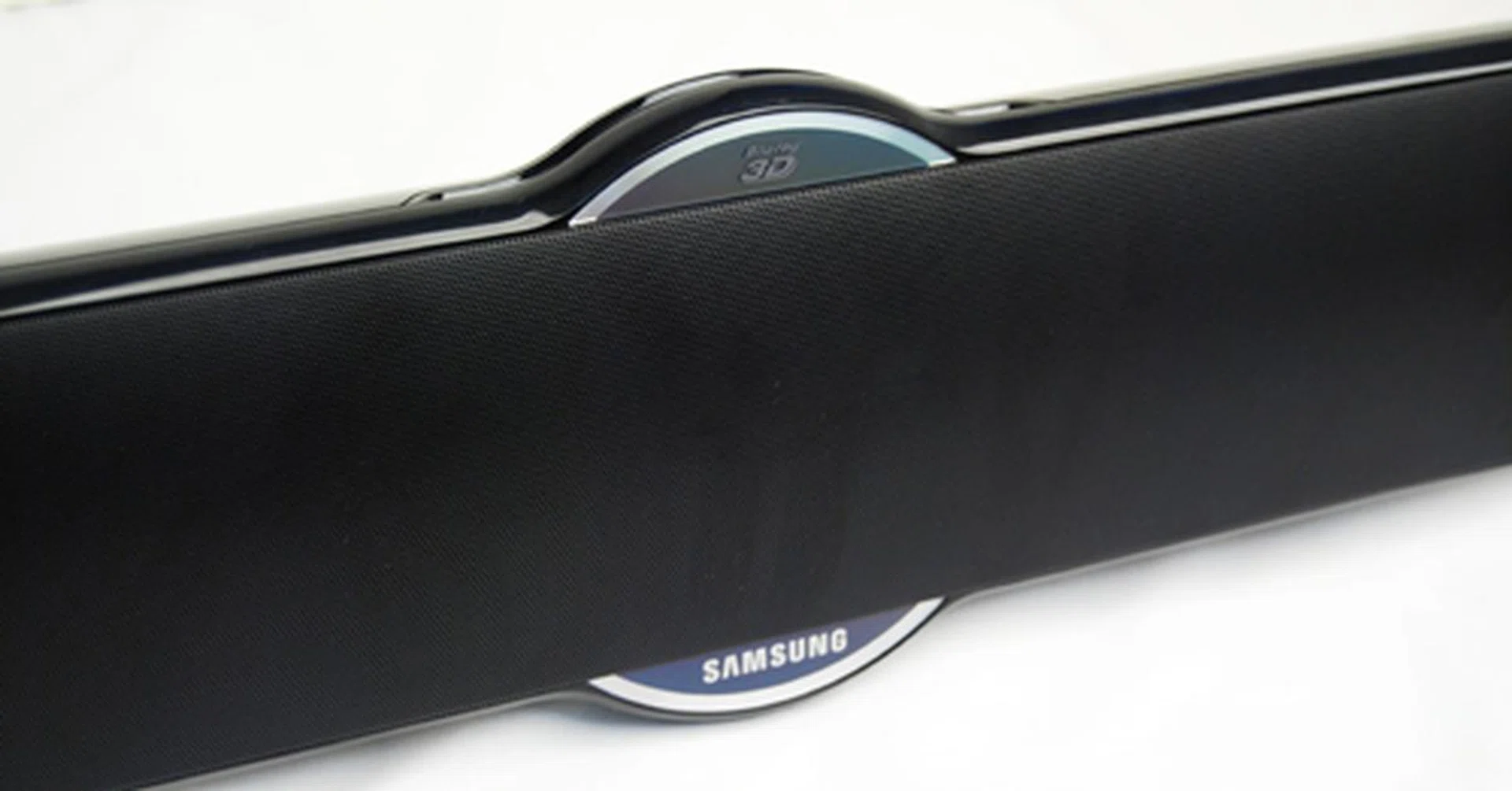 Though it may look a tad unsightly, the built-in Blu-ray player is present to help you enjoy the best HD content that's easily available commercially (and any of your older DVD collection too).
