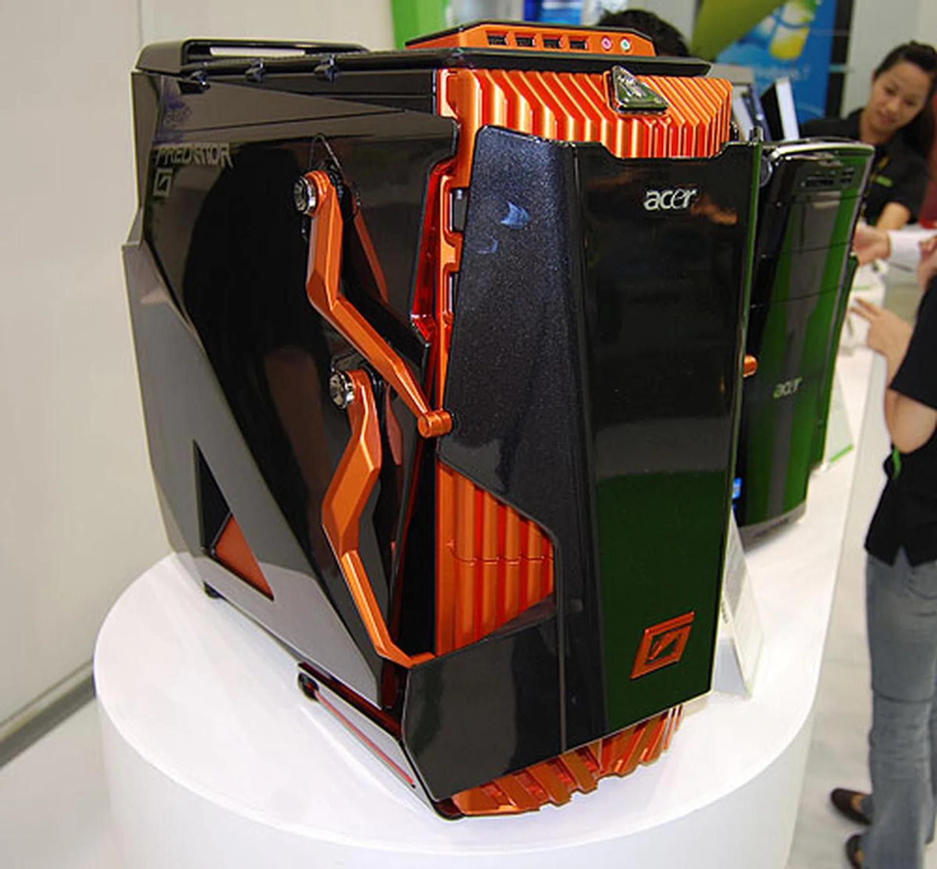 Acer's Predator gaming desktop has been around and the latest version sees the presence of a Sandy Bridge Intel Core i7 processor, choice of up to a GeForce GTX 580 graphics card with 3D Vision technology, and SATA 6Gbps hard drives. 