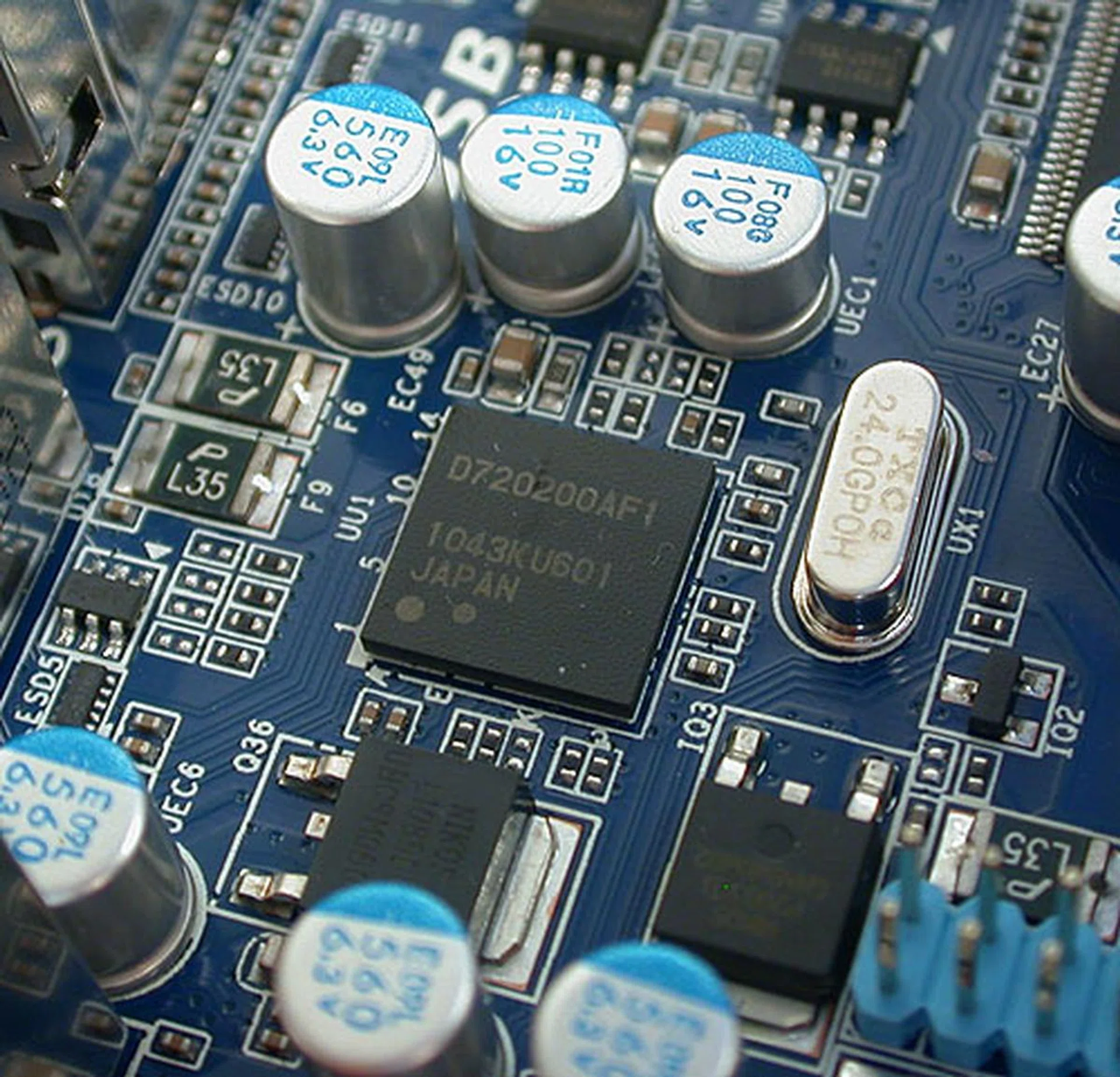 USB 3.0 support from a NEC controller as usual. 