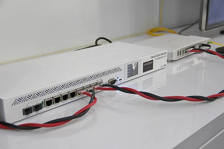 From the Zhone ONT to a MikroTik router and then to two NICs, ViewQwest showed us it's possible to get 2Gbps to one computer.