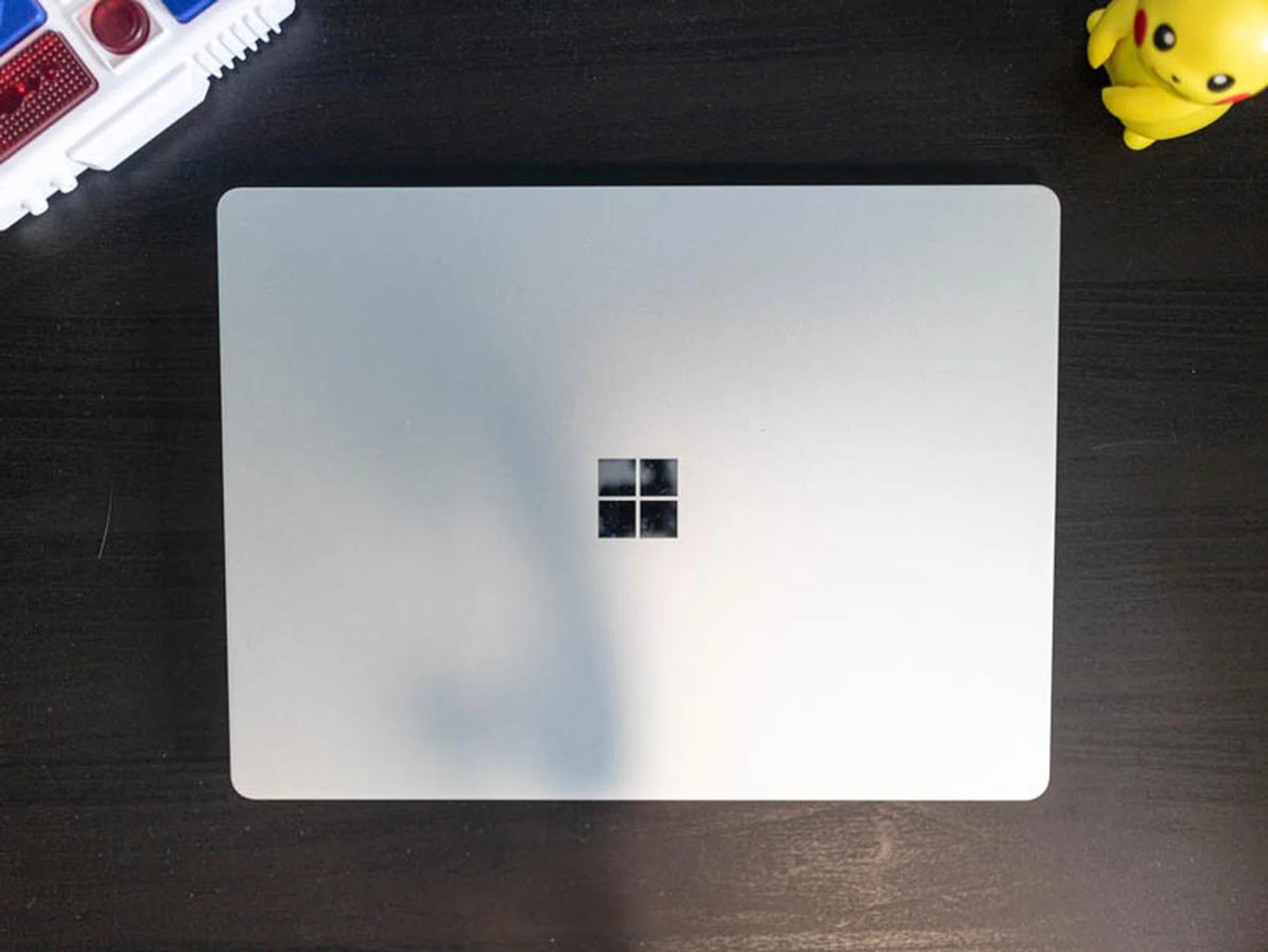 The top cover of the Surface Laptop Go looks and feels premium.