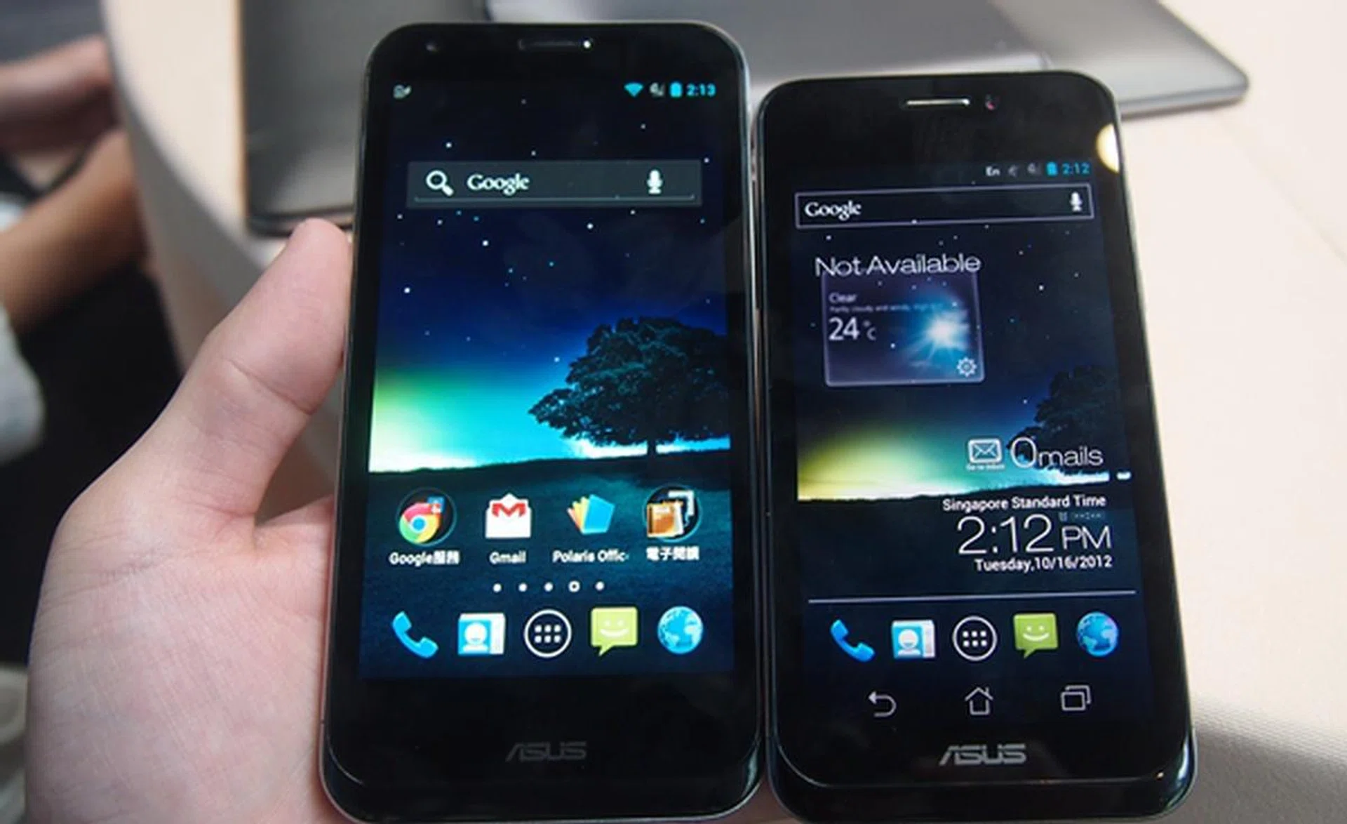 Colors looked great and text appeared sharp on the PadFone 2 compared to the slightly high color saturation on the PadFone.