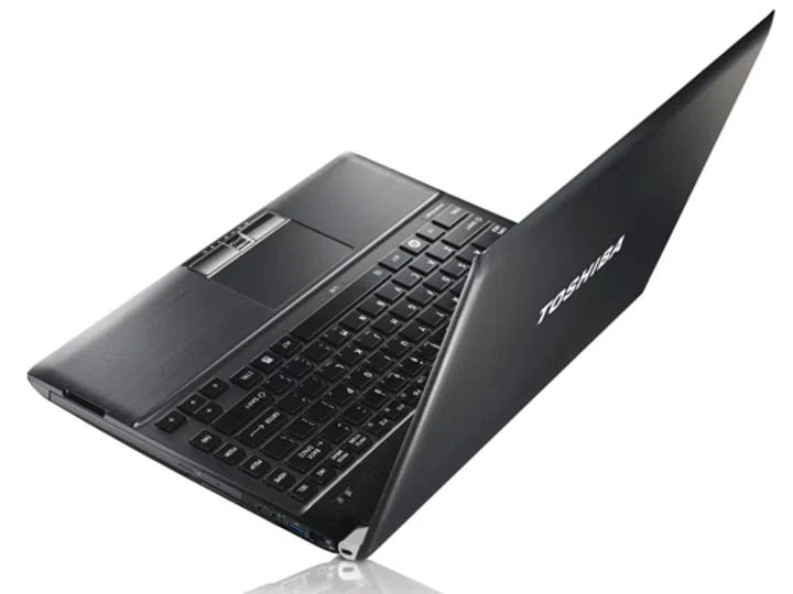 Besides a stunning red hue, the Toshiba Portege R830 also comes in dead serious black, and silent rebel blue. 