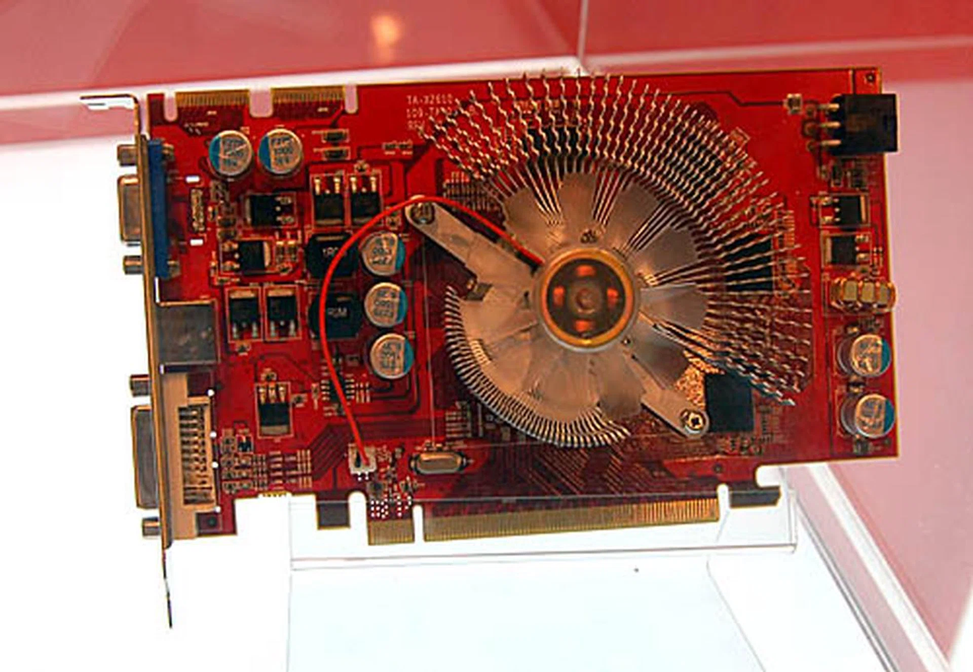  A flower shaped, copper heatsink is found on Triplex's Radeon HD 2600 XT card.  