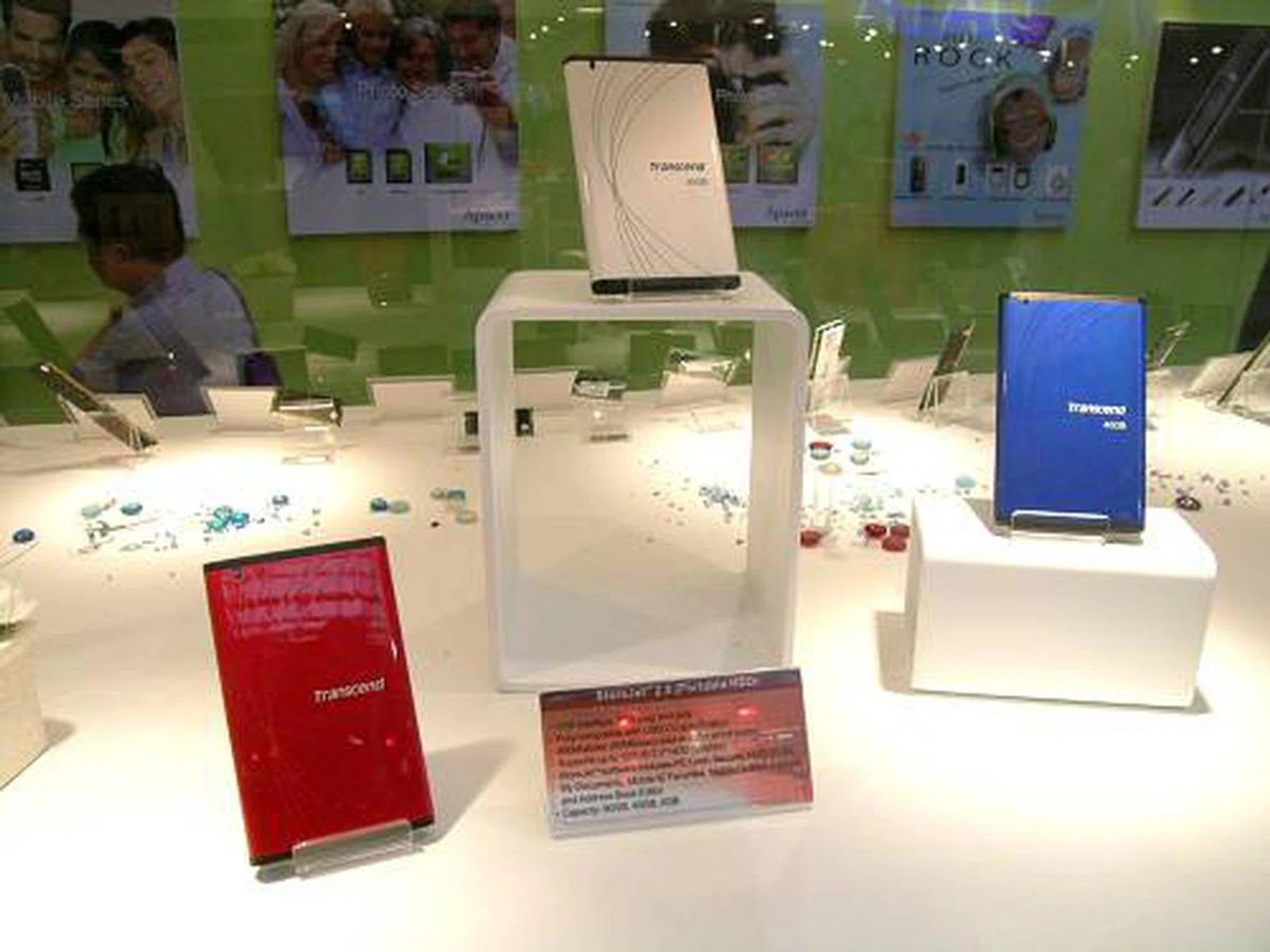 Really cool device, the StoreJet 2.5 portable HDD is wallet sized and only 13mm thick, packing up to a 120GB 2.5-inch HDD.