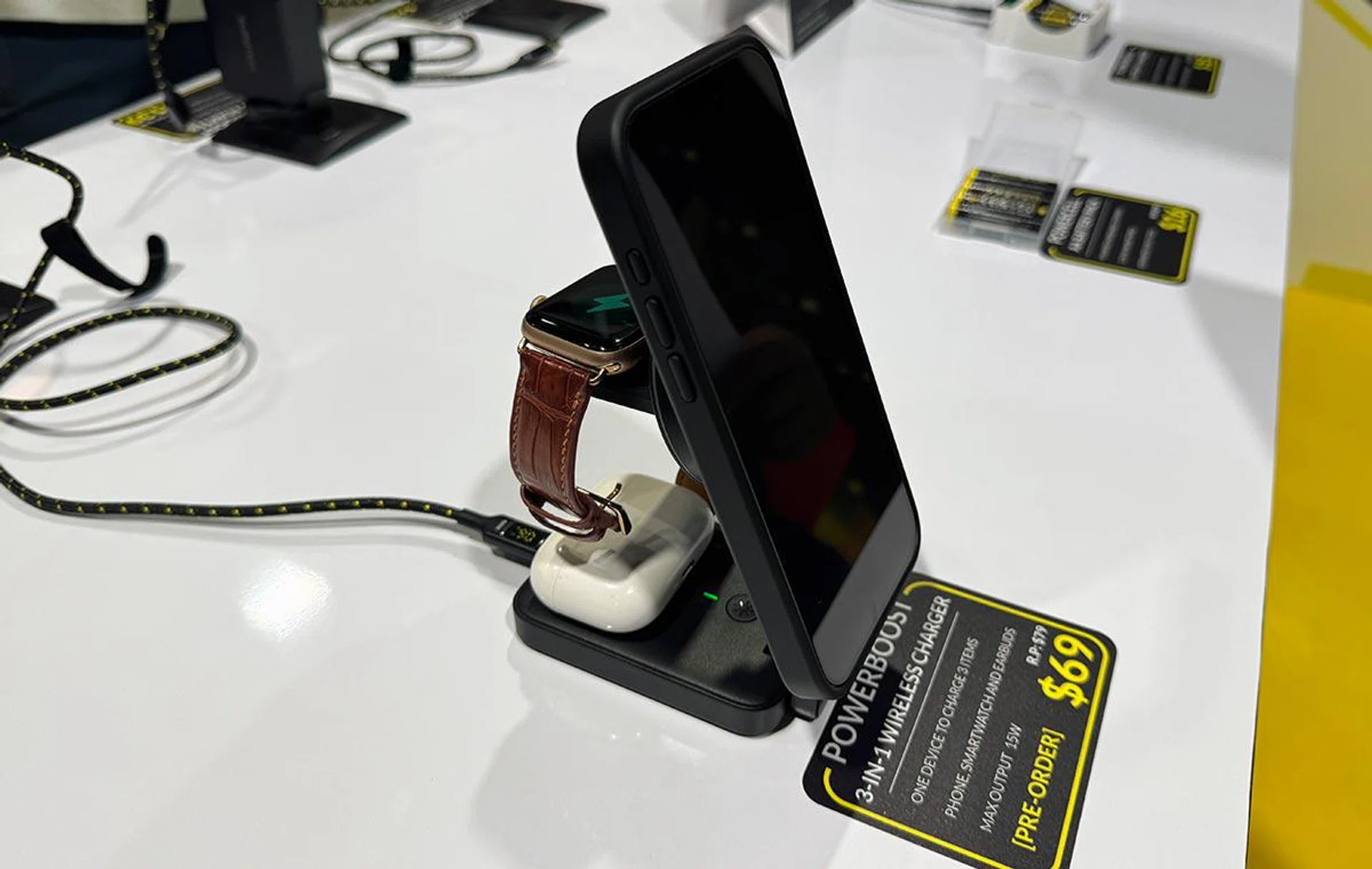 Elonxtech Powerboost 3-in-1 charger.