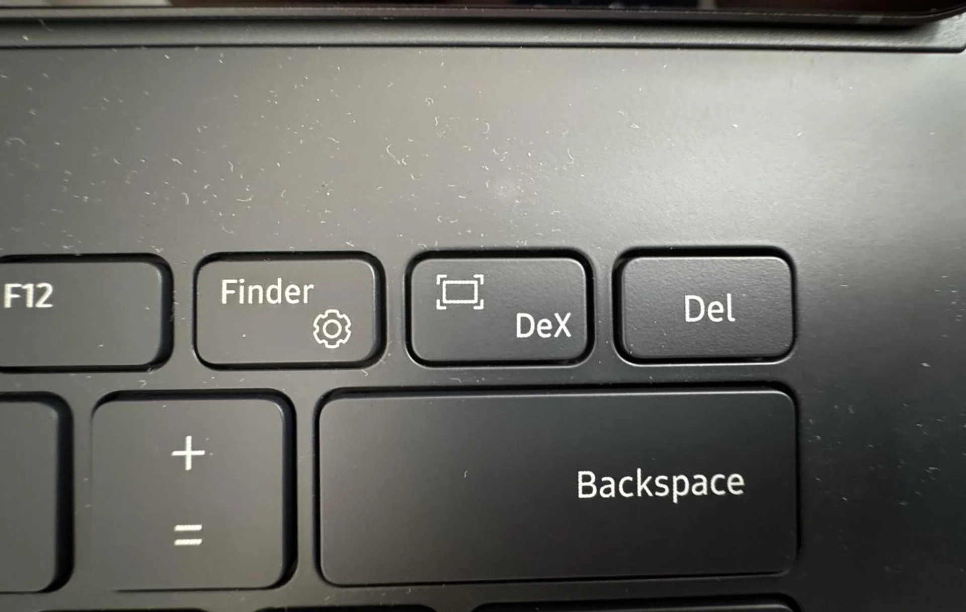 The Samsung DeX button opens up new possibilities as you work. 