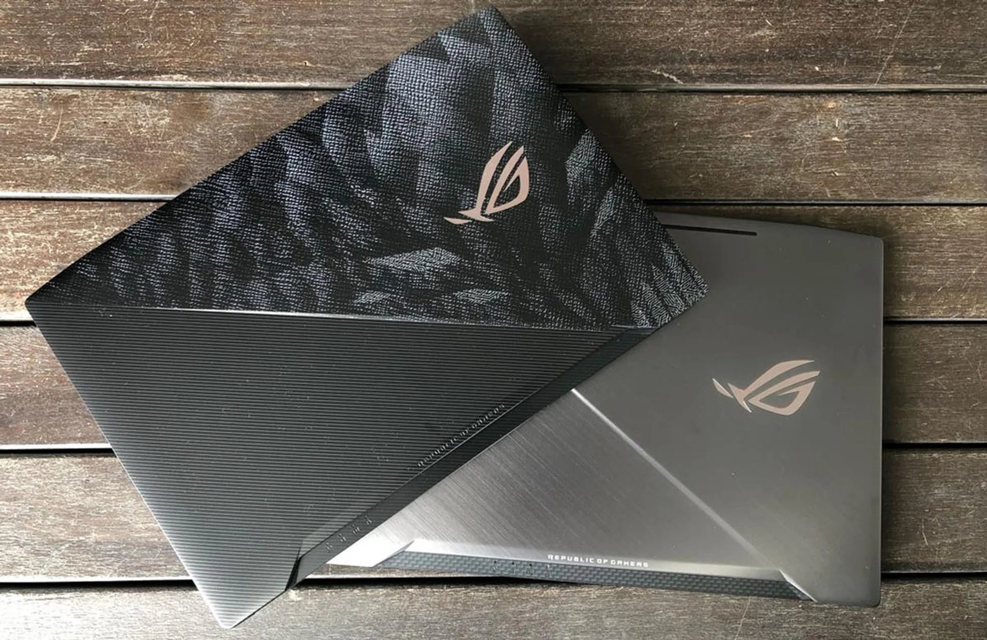 Hero Edition (Top) and Scar Edition.