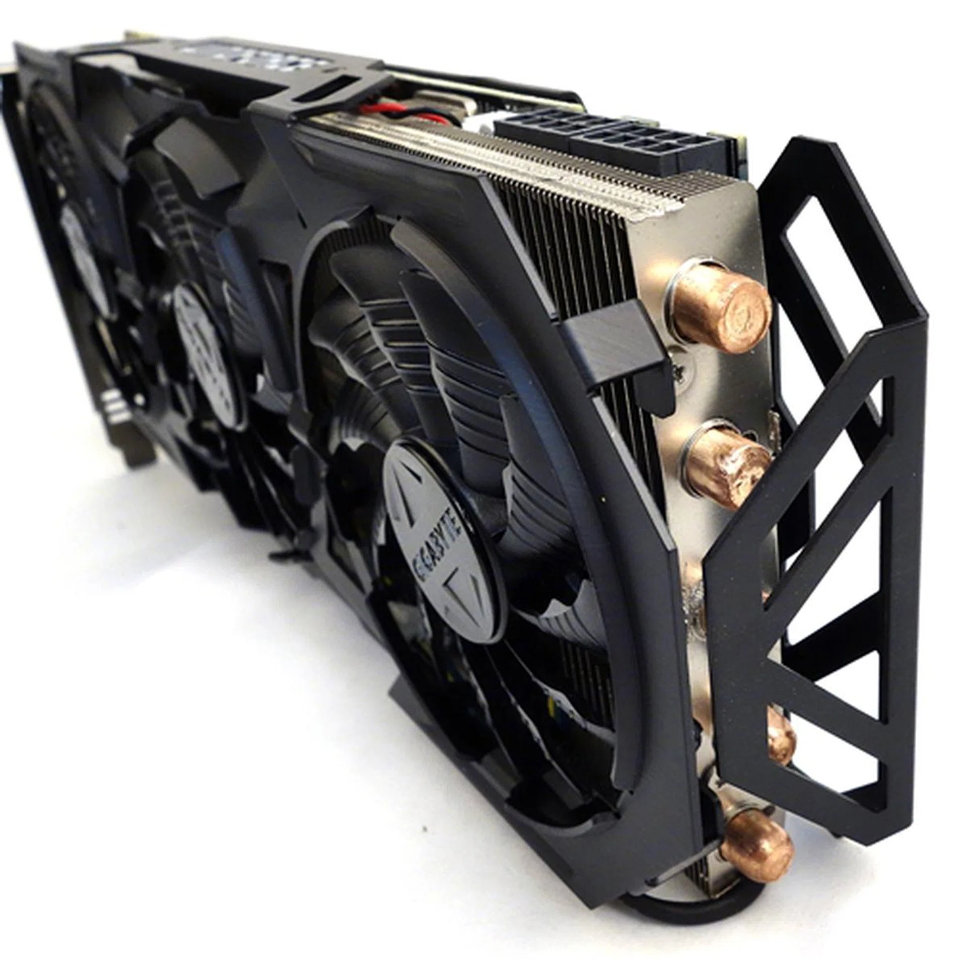 The backplate extends beyond the PCB to form a protective cover for the Windforce heatsink and copper heatpipes.