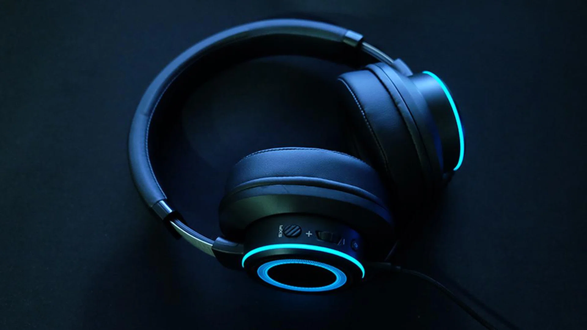 These headphones are pretty comfortable for long hours of use. 