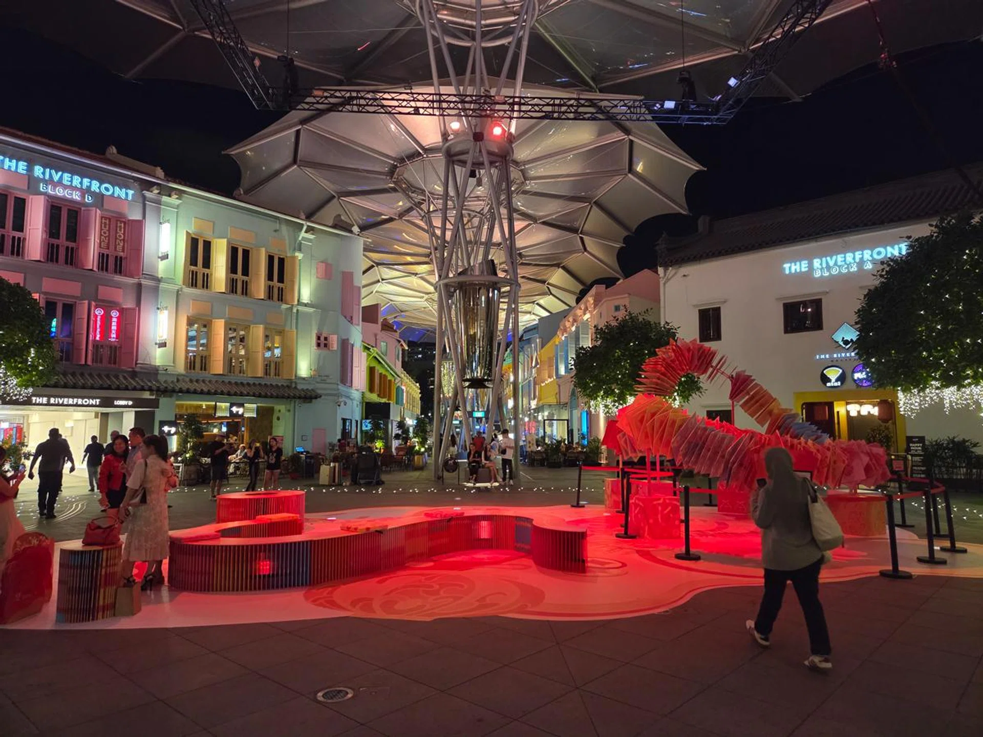 Night mode, Galaxy S25+. Photo: HWZ.