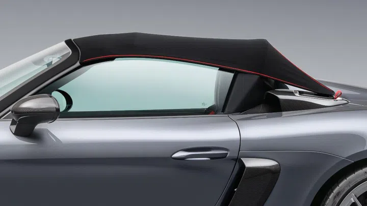 It's more like a cover than an actual roof. Note also the carbon intake pods. (Image source: Porsche)