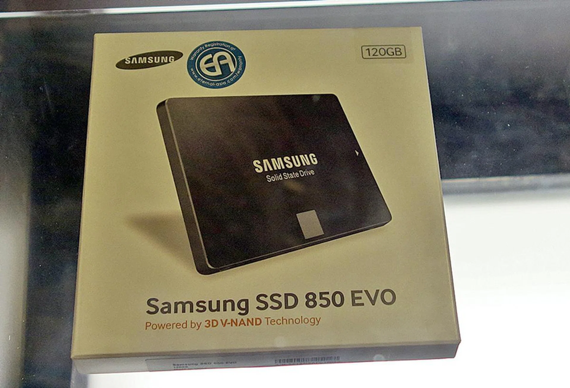 The Samsung 850 Evo  is Samsung's mainstream 3D V-NAND SSD. It stores 3 bits of data per cell and features the new MGX controller. The 120GB version retails for S$129. The SSD also comes in 500GB and 1TB capacities.