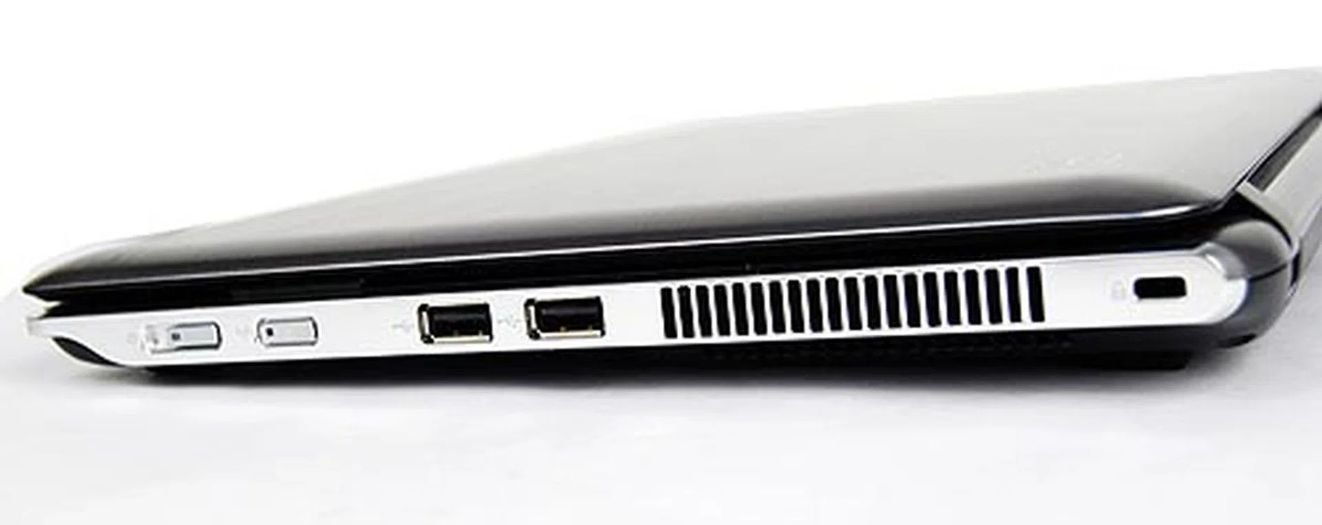 On the right side you have the power and wireless switches, together with the USB 2.0 ports.