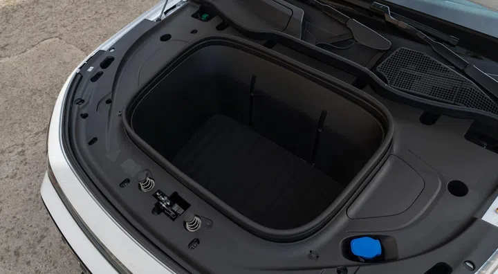Mercedes-Benz GLB frunk