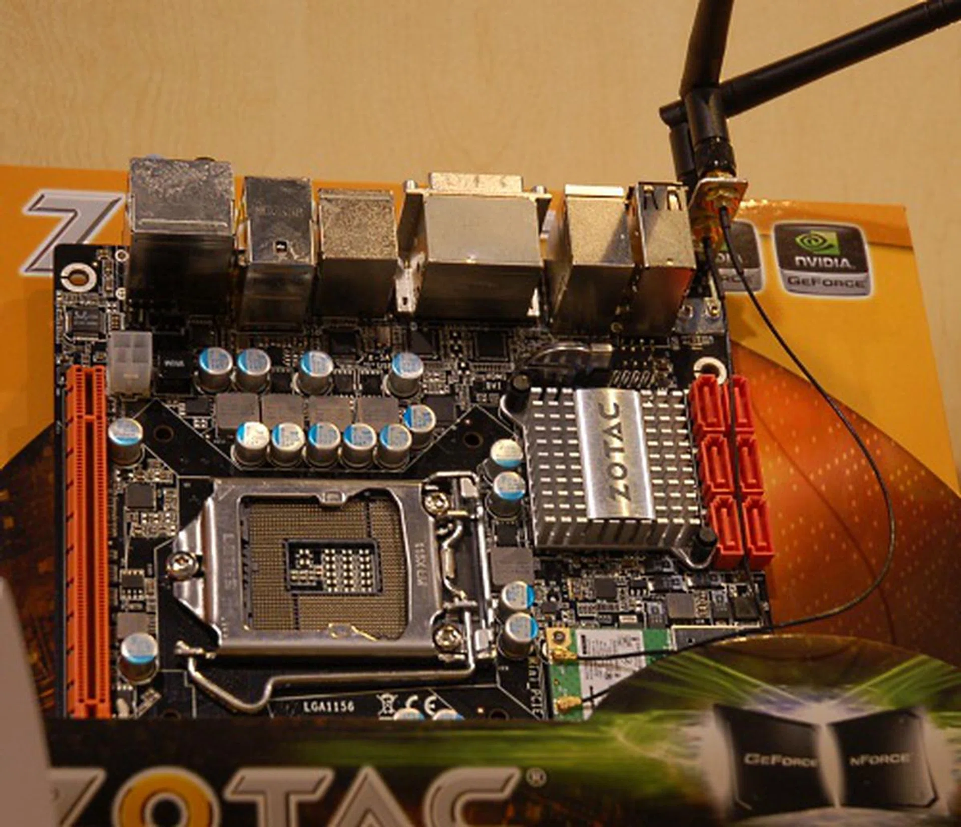 A new mini-ITX board from Zotac using Intel's new H55 chipset, the H55-ITX WiFi has a single PCIe x16 slot, support for dual-channel DDR3 with 6 SATA ports and up to 14 USB 2.0 ports. In short, standard H55. 