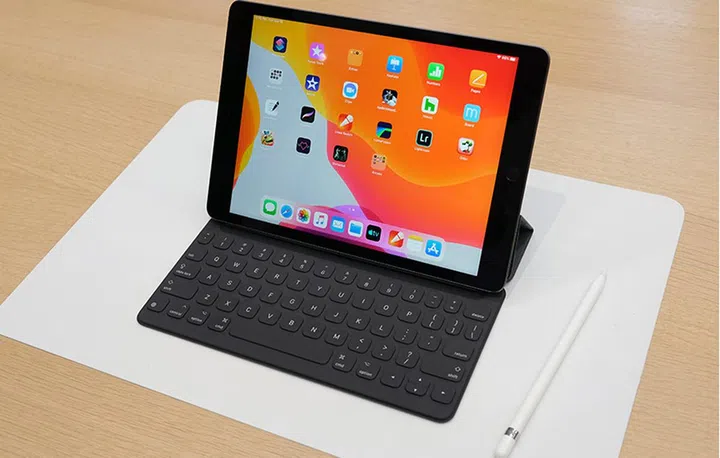 Apple is said to be releasing a new Smart Keyboard later this year.