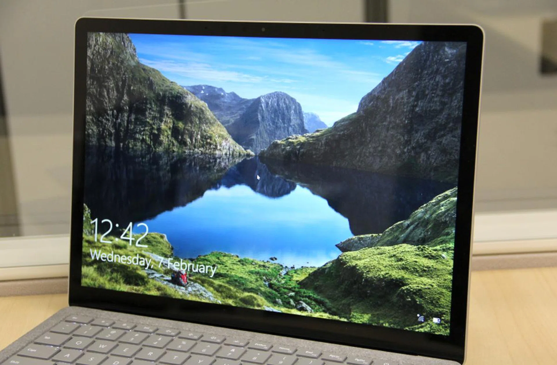 The display is sharp and has nice vivid colors.