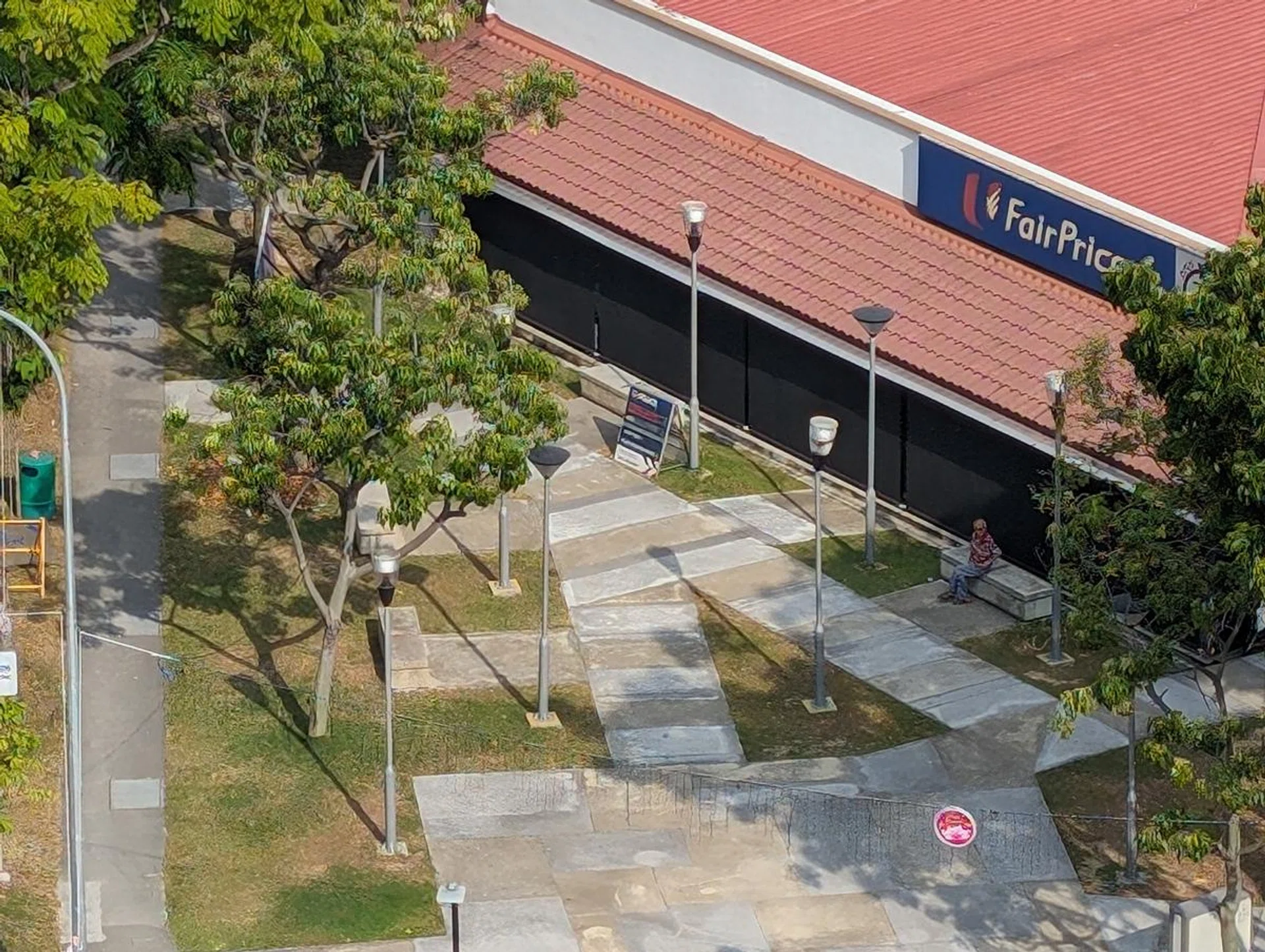 Google Pixel 8, 8x Super Res Zoom.