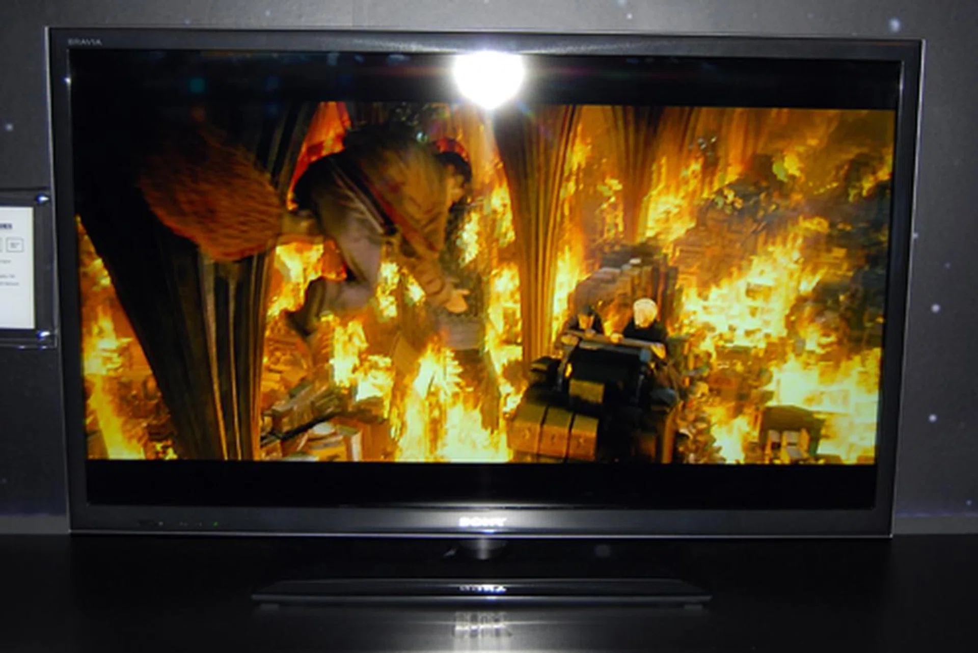 Replacing the old EX520, the new EX650 is an entry level Internet TV which also aims to offer great performance.