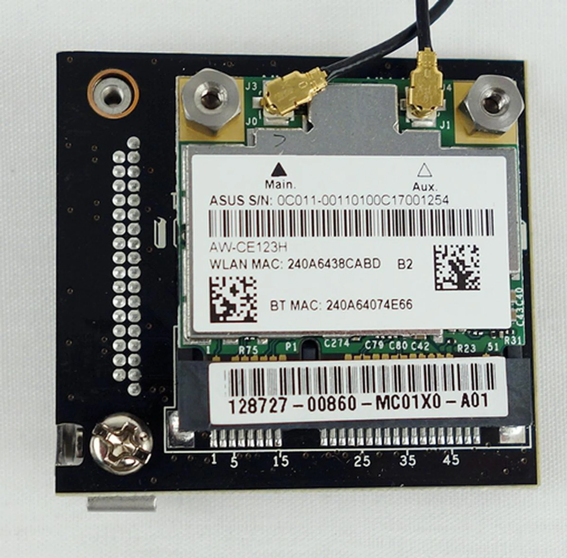 The dual-band IEEE 802.1ac Wi-Fi and Bluetooth v4.0 module of the combo expansion card.